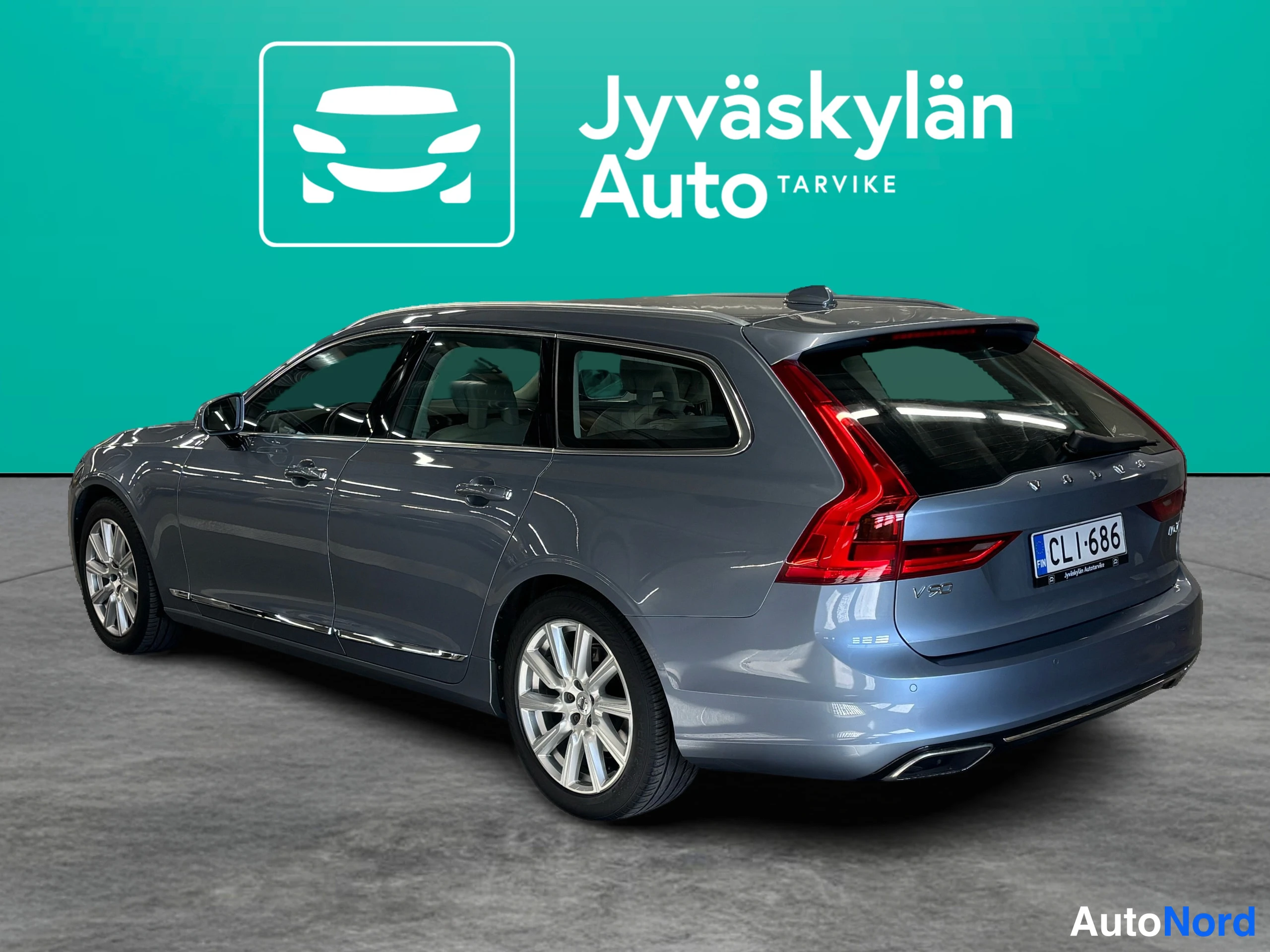 Sininen Volvo V90 2016, takaviisto, kuva 12