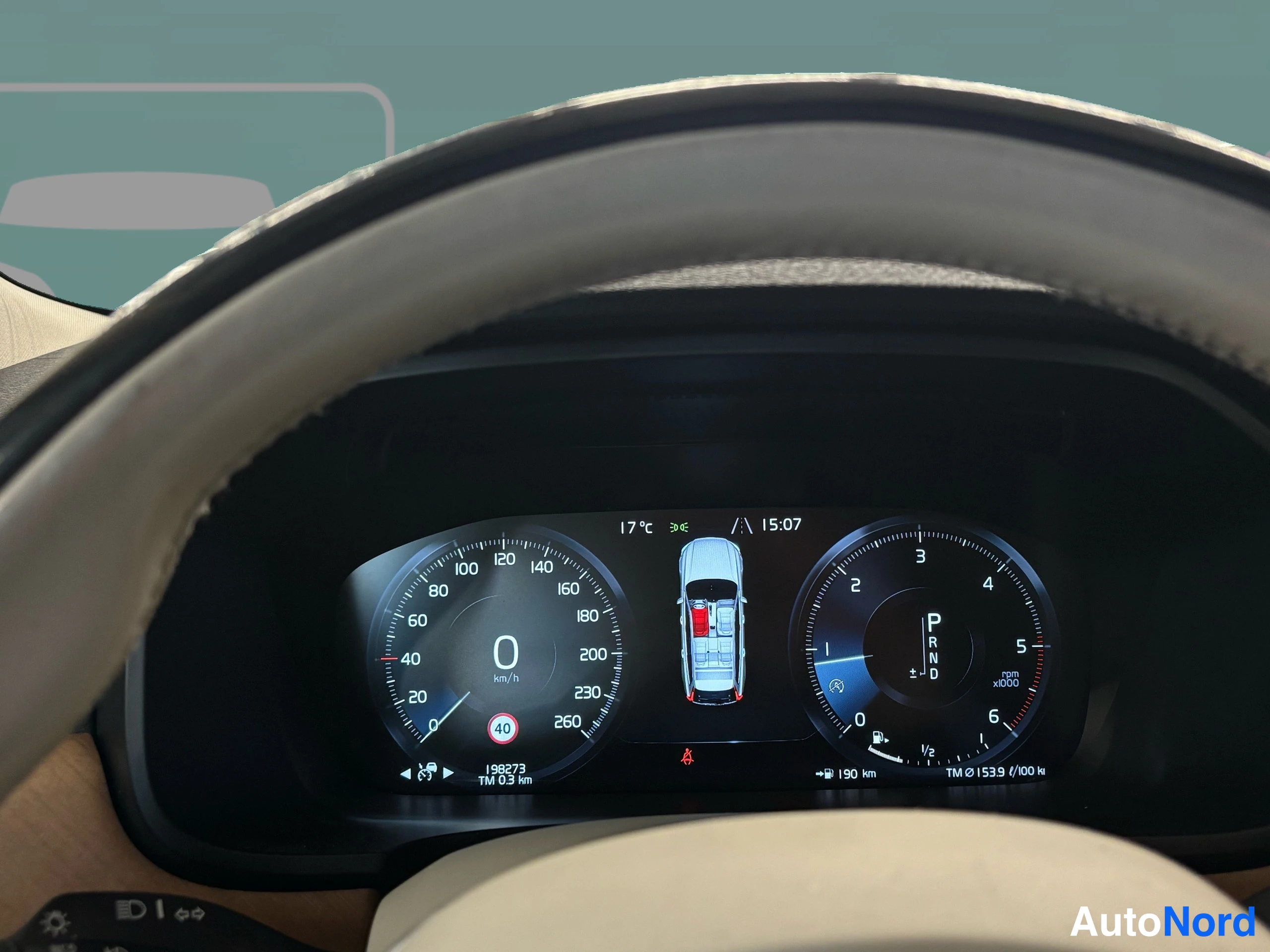 Sininen Volvo V90 2016, yksityiskohta, kuva 28