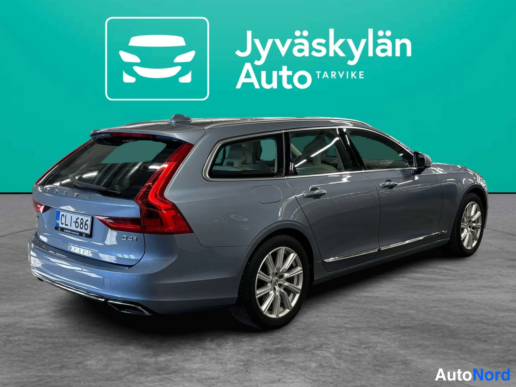 Sininen Volvo V90 2016, takaviisto, kuva 9