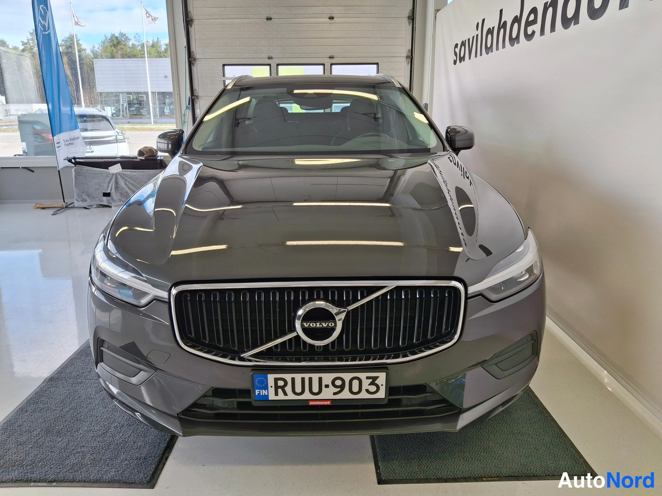 Harmaa Volvo XC60 2021, edestä, kuva 6