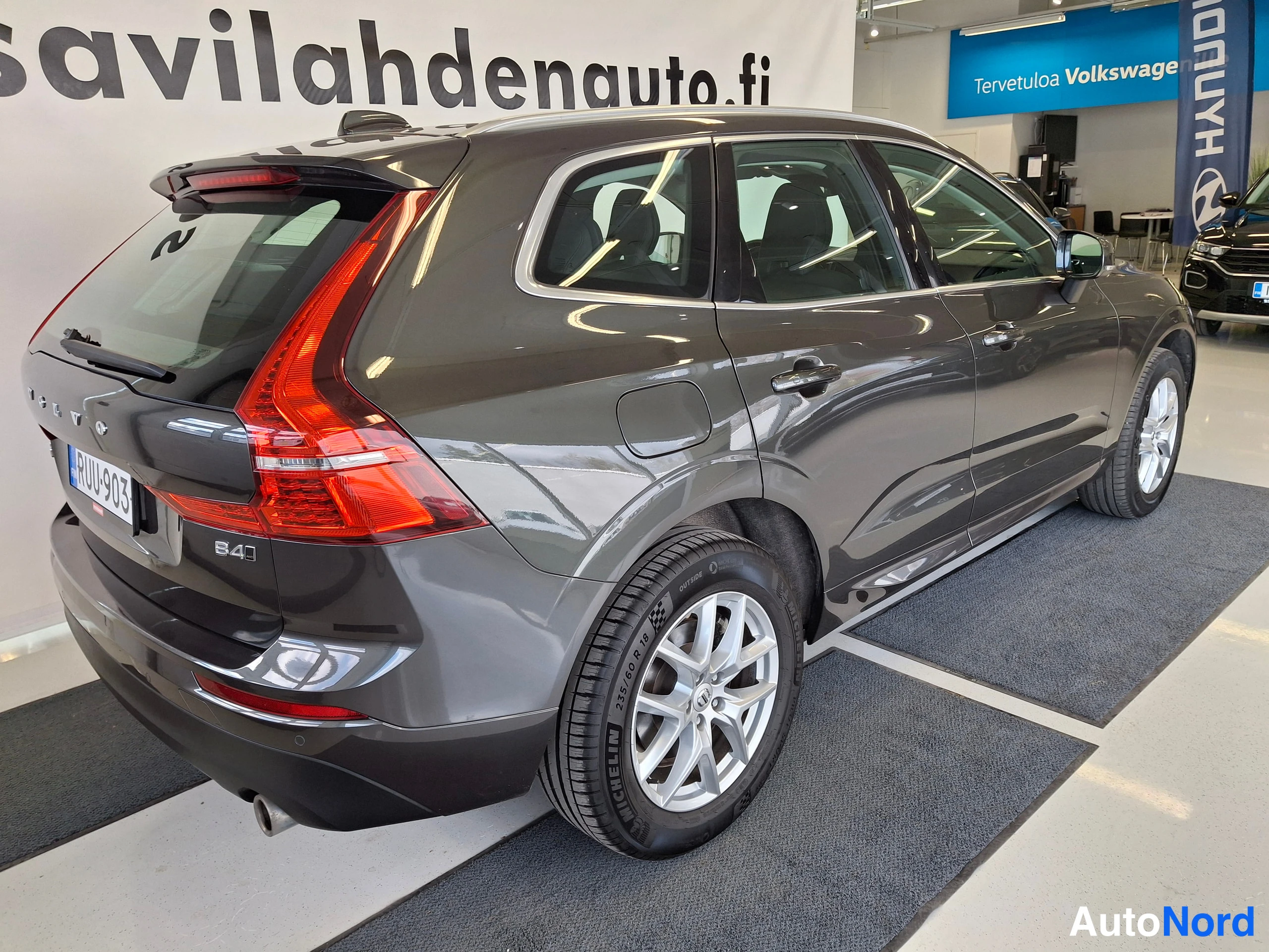 Harmaa Volvo XC60 2021, takaviisto, kuva 10