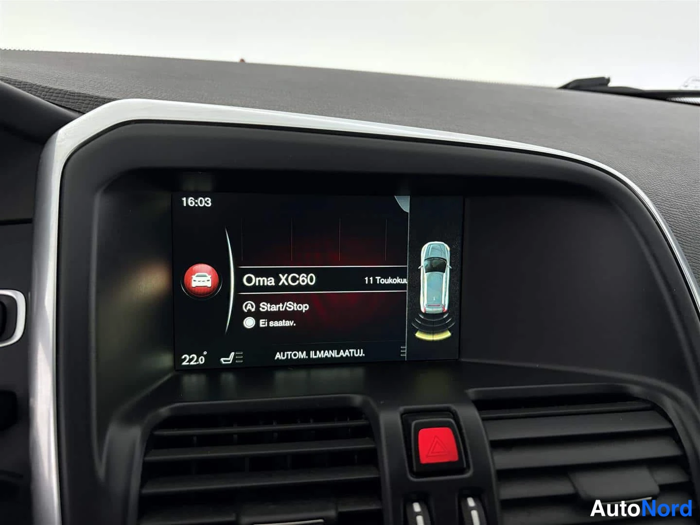Sininen Volvo XC60 2015, yksityiskohta, kuva 28