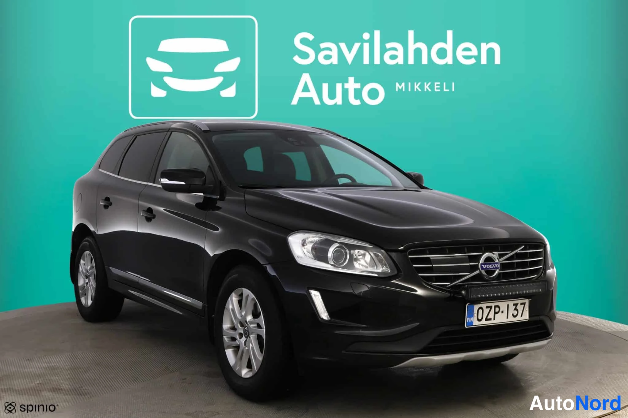Musta Volvo XC60 2016, etuviisto, keula oikealle, kuva 3