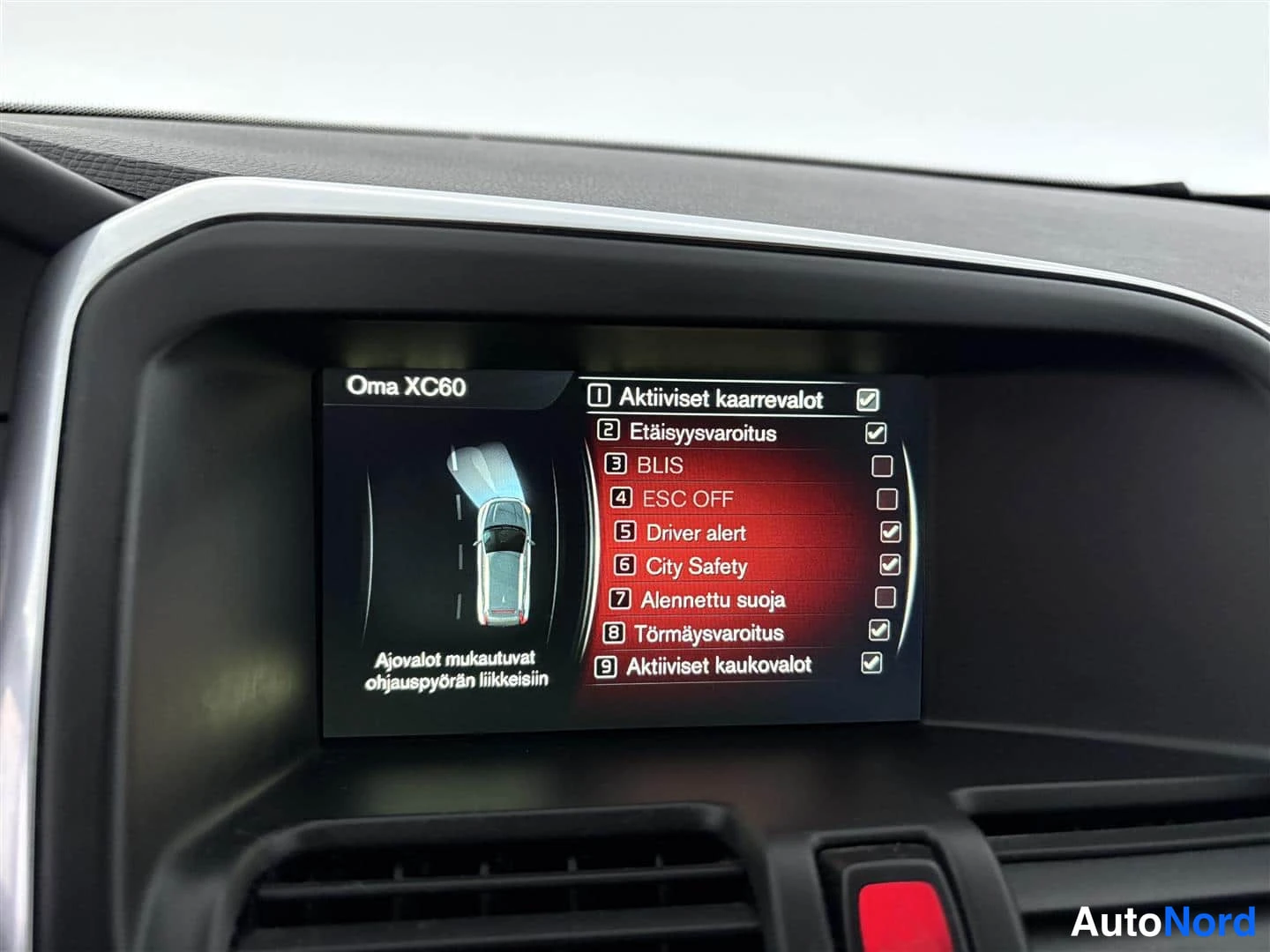Musta Volvo XC60 2016, yksityiskohta, kuva 25