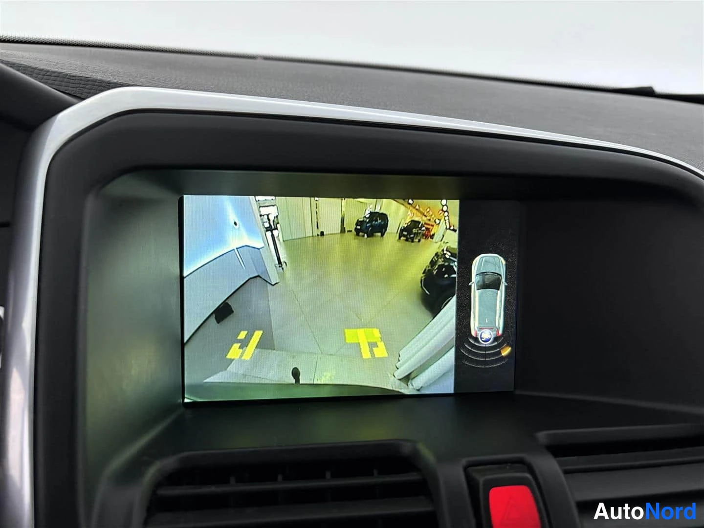 Musta Volvo XC60 2016, yksityiskohta, kuva 26