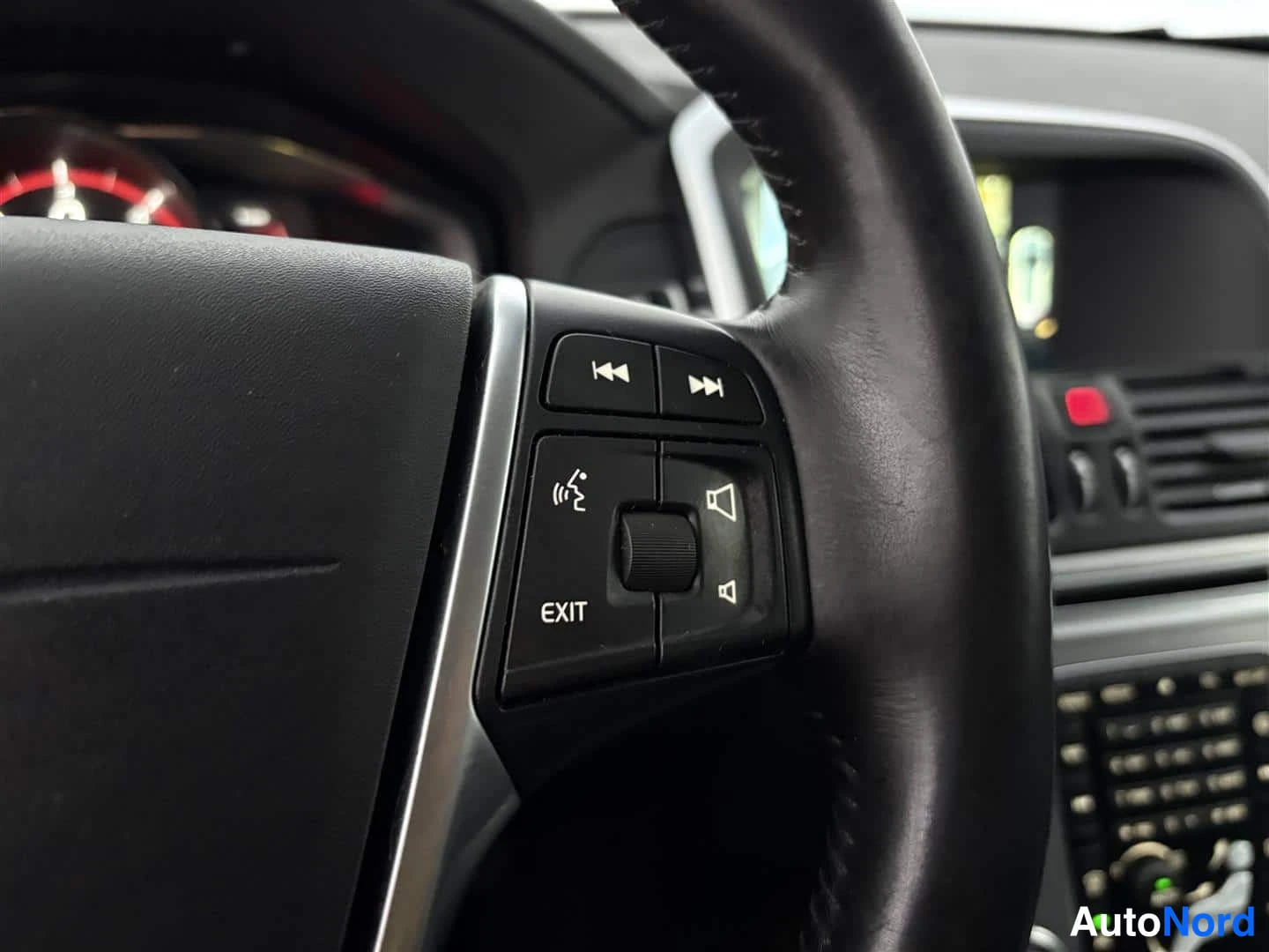 Musta Volvo XC60 2016, yksityiskohta, kuva 27