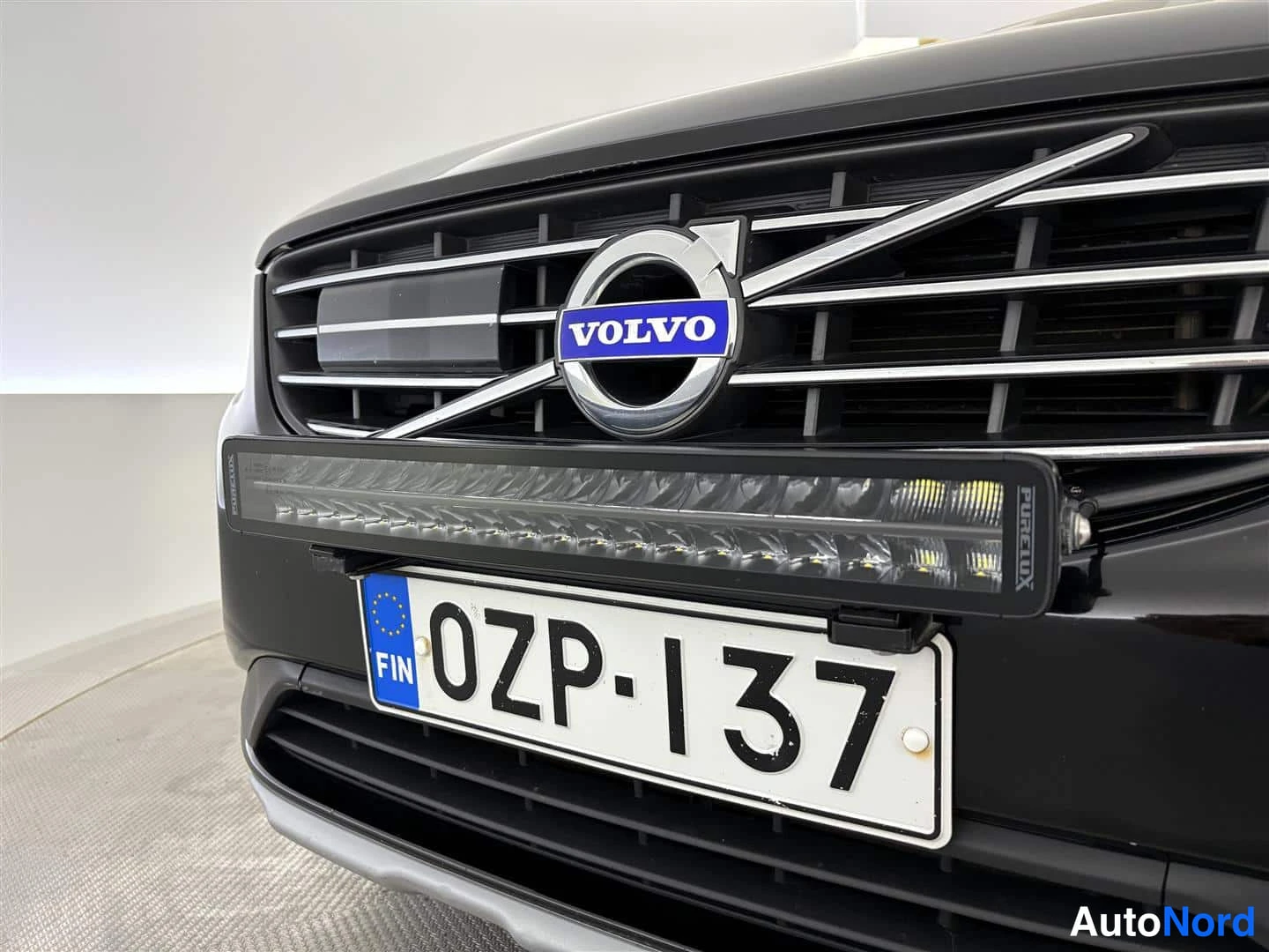 Musta Volvo XC60 2016, yksityiskohta, kuva 31