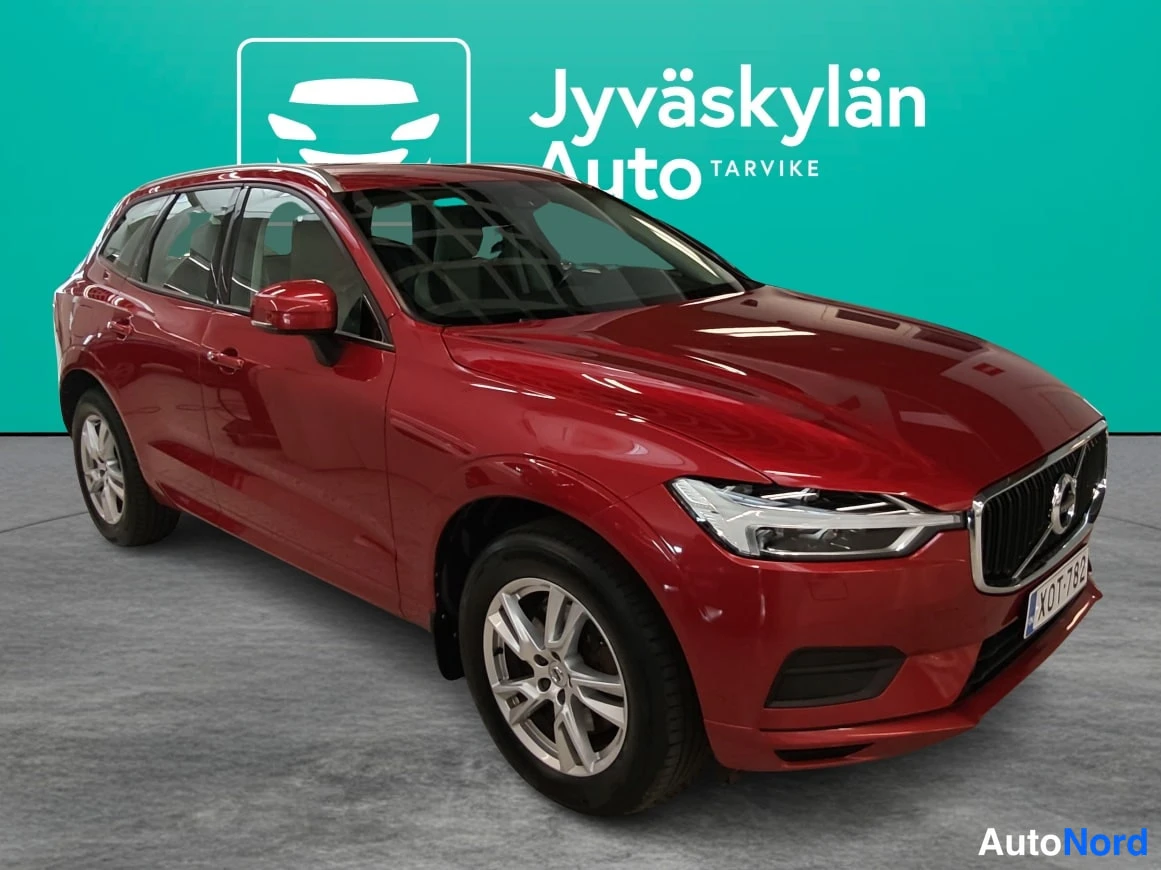 Punainen Volvo XC60 2018, etuviisto, keula oikealle, kuva 2