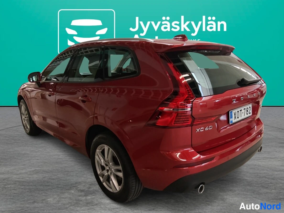 Punainen Volvo XC60 2018, takaviisto, kuva 5