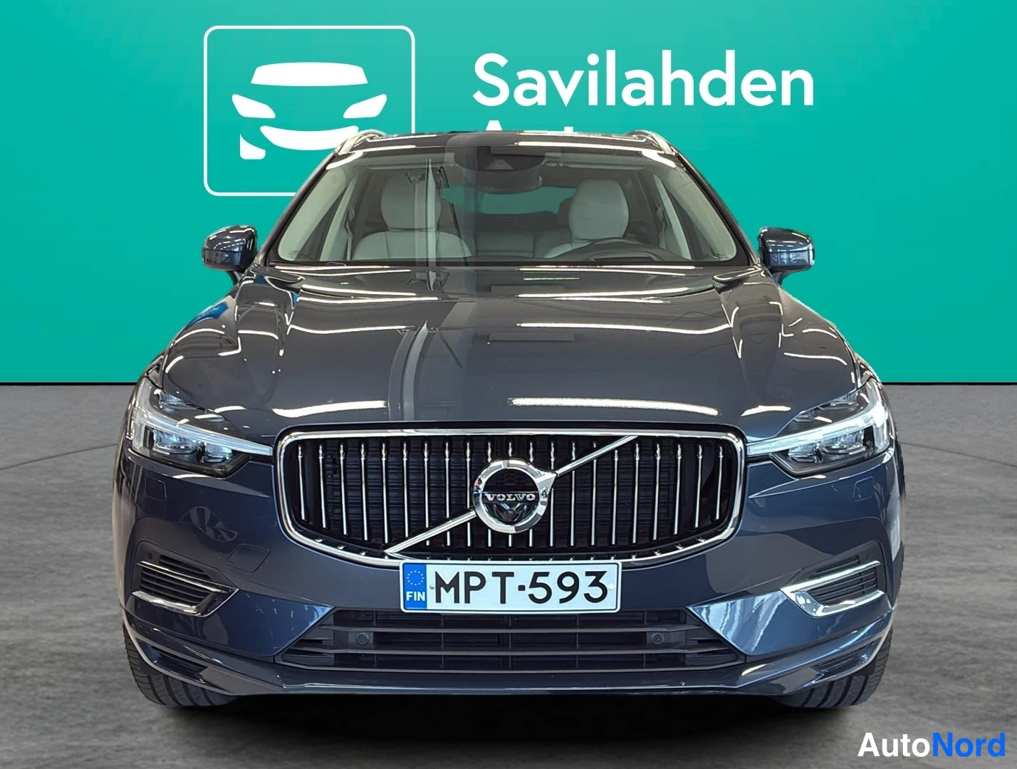 Sininen Volvo XC60 2021, edestä, kuva 2