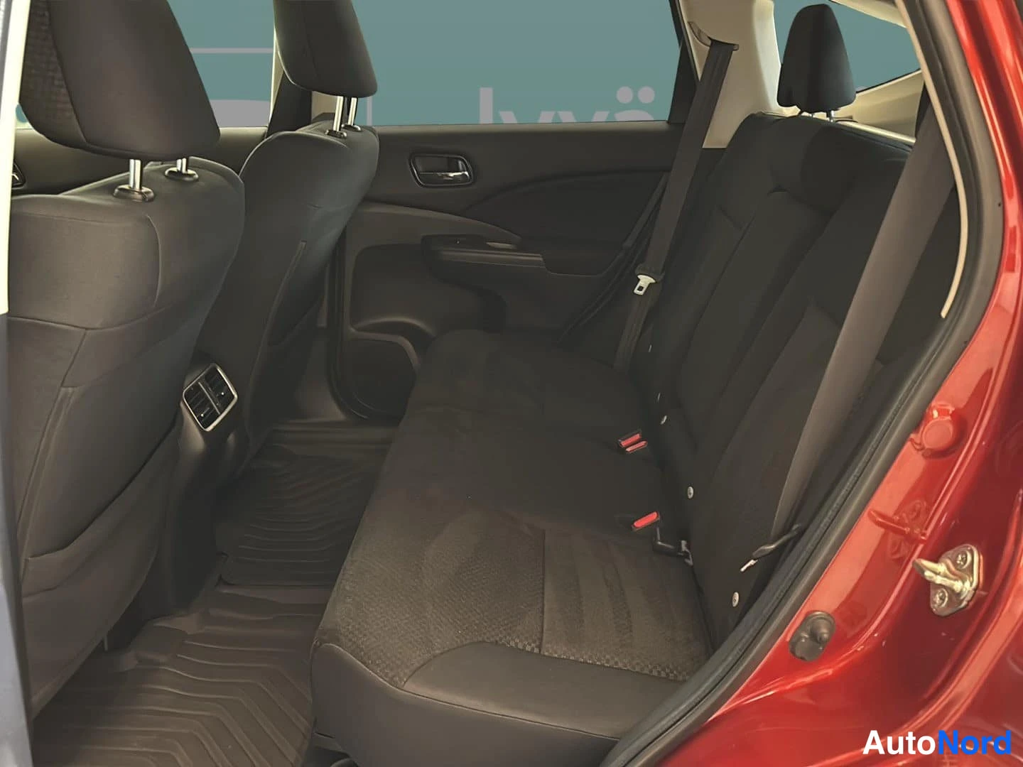 Punainen Honda CR-V 2018, takaistuimet, kuva 10