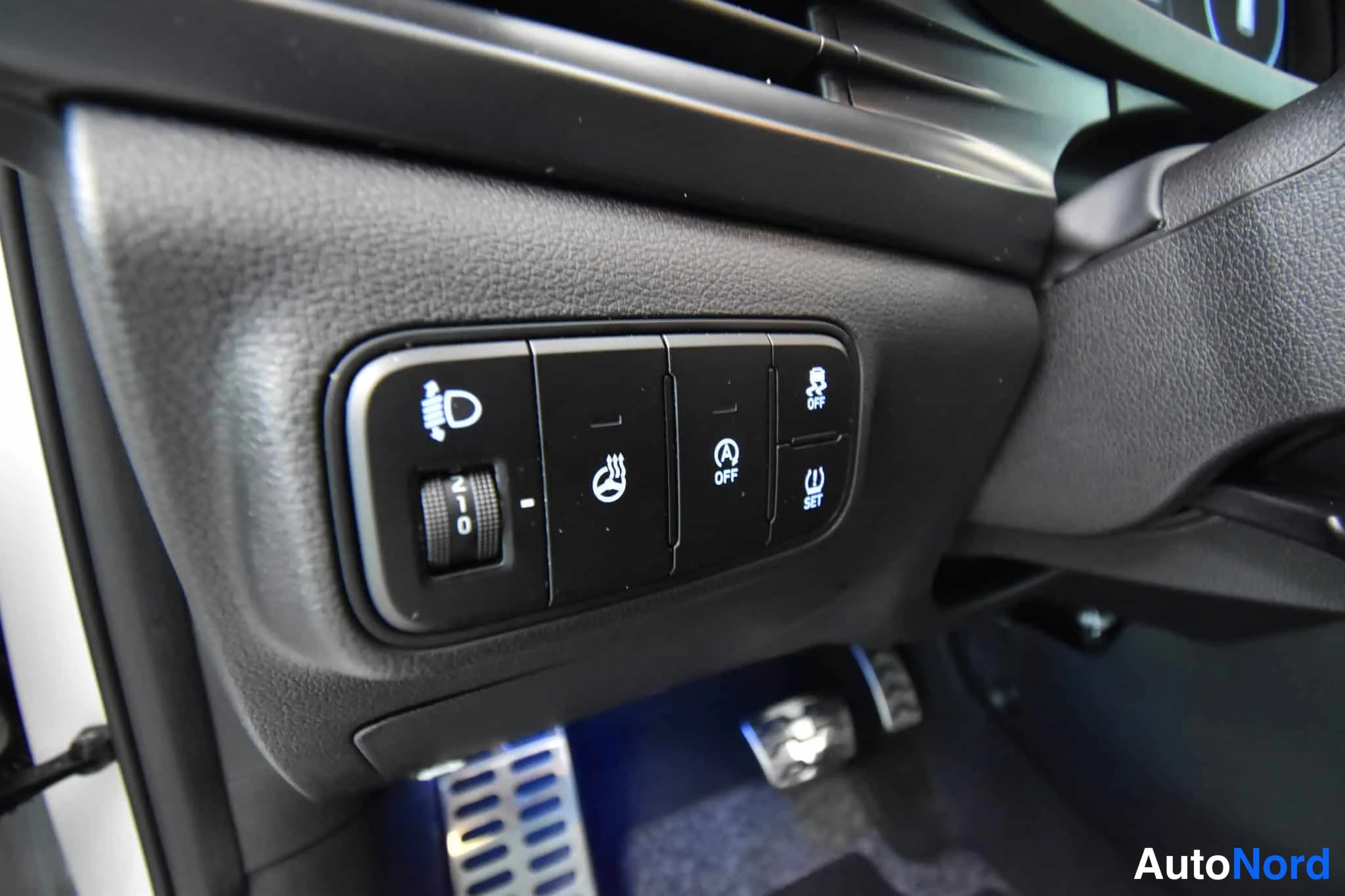 Valkoinen Hyundai Bayon 2023, yksityiskohta, kuva 36