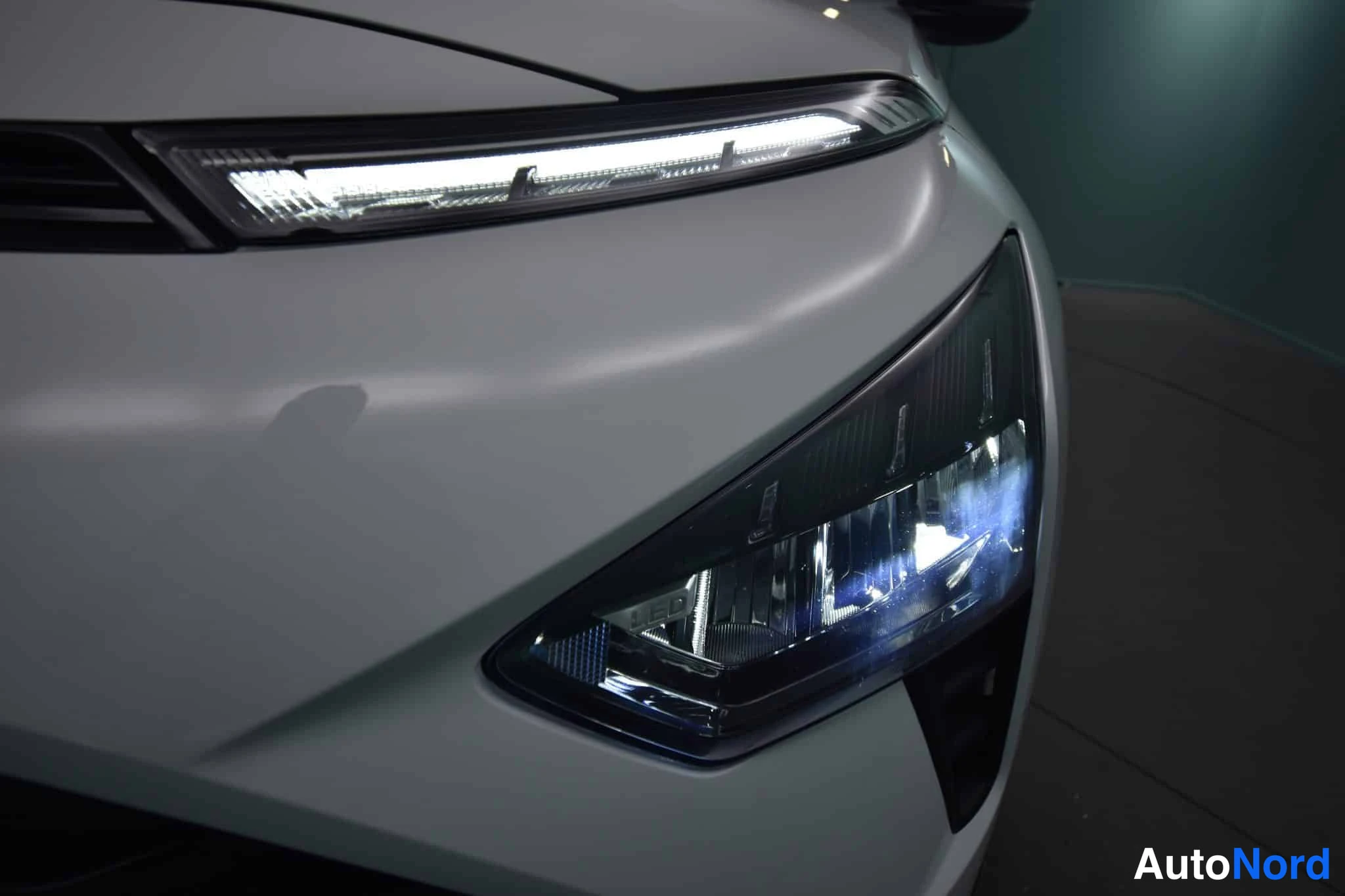 Valkoinen Hyundai Bayon 2023, yksityiskohta, kuva 38