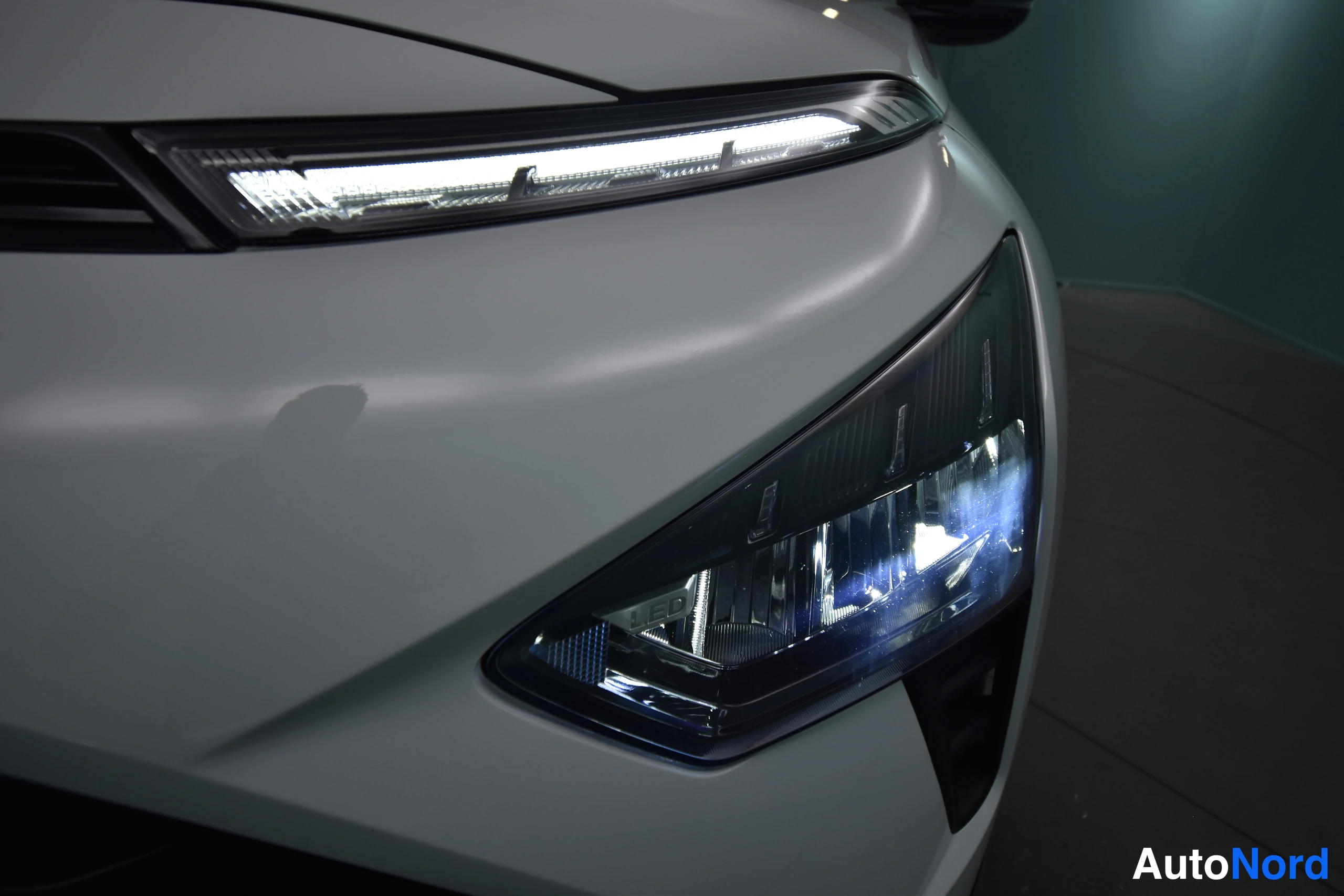 Valkoinen Hyundai Bayon 2023, yksityiskohta, kuva 39