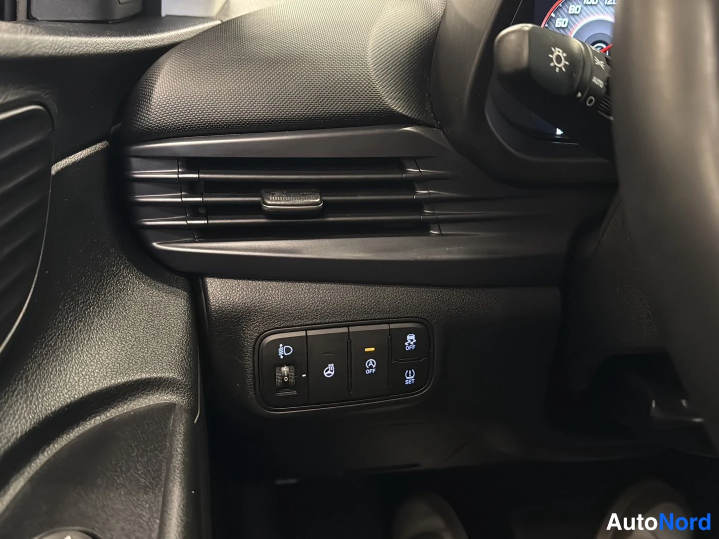 Sininen Hyundai i20 2025, yksityiskohta, kuva 20