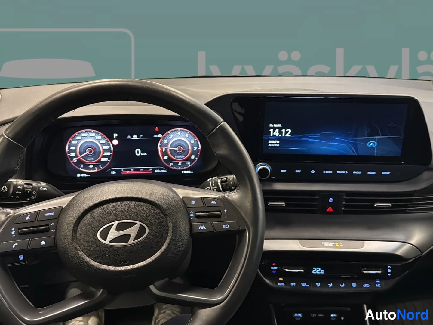 Sininen Hyundai i20 2025, ohjaamo, kuva 9