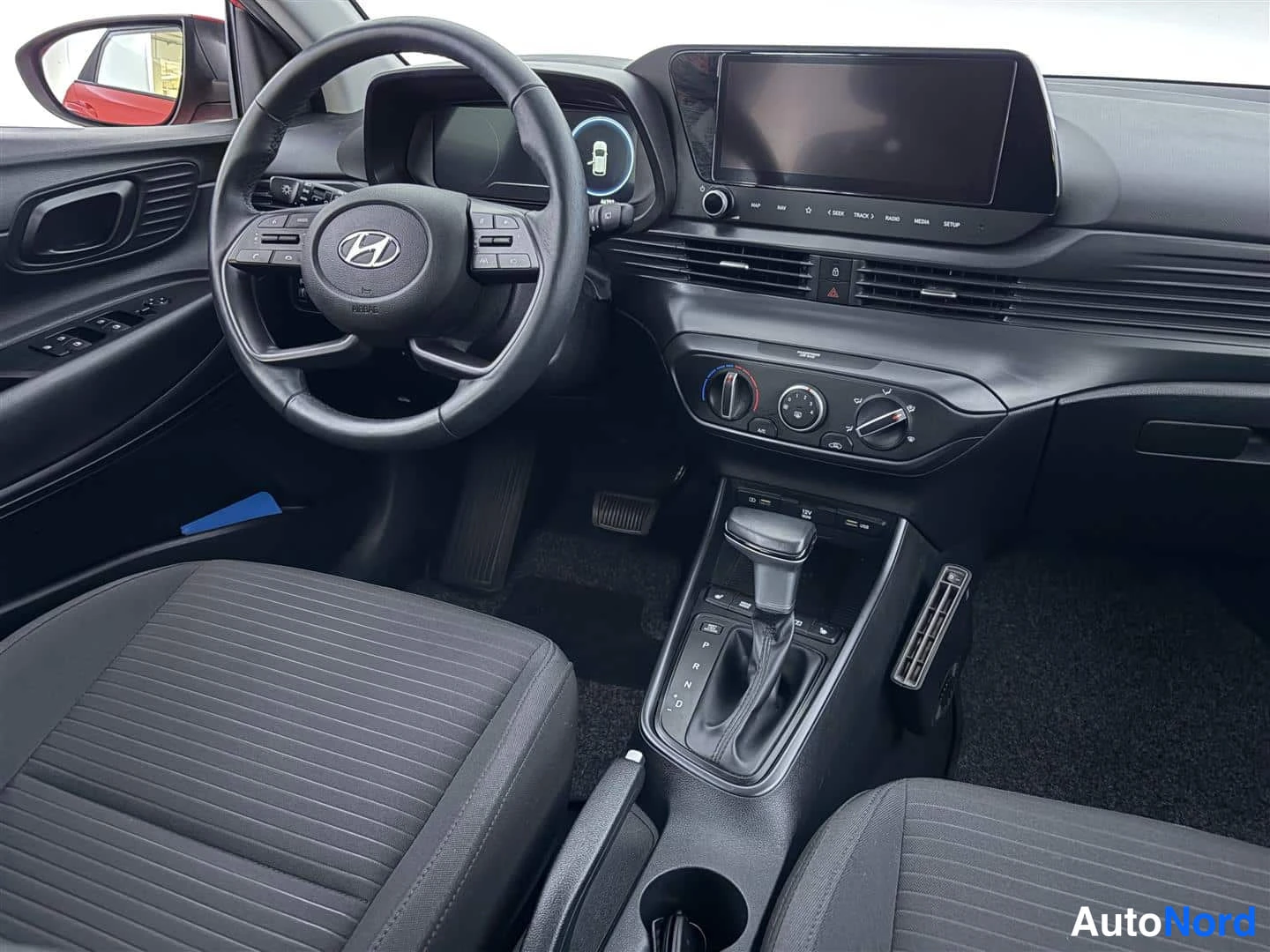 Punainen Hyundai i20 2021, ohjaamo, kuva 14