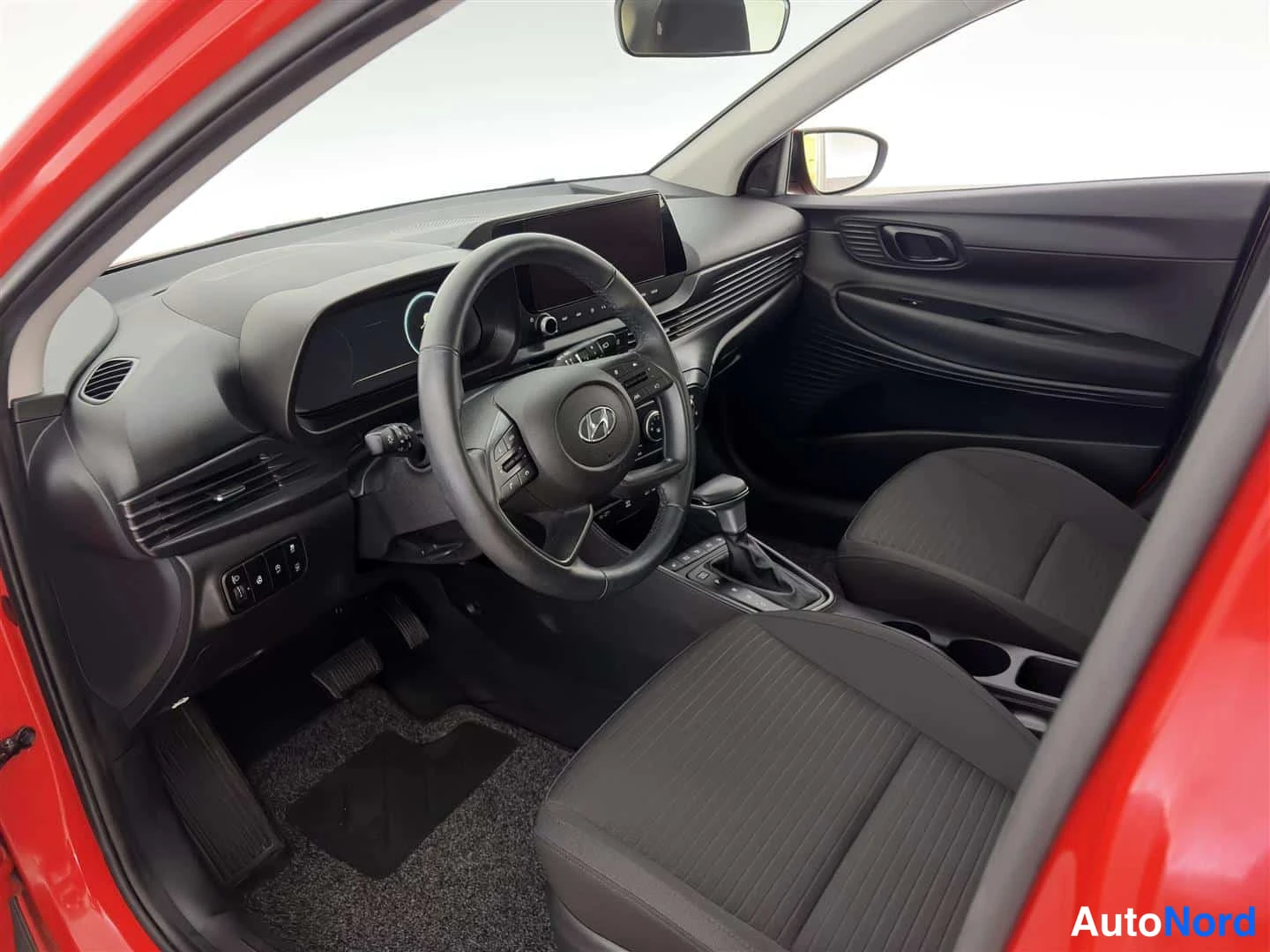 Punainen Hyundai i20 2021, ohjaamo, kuva 15