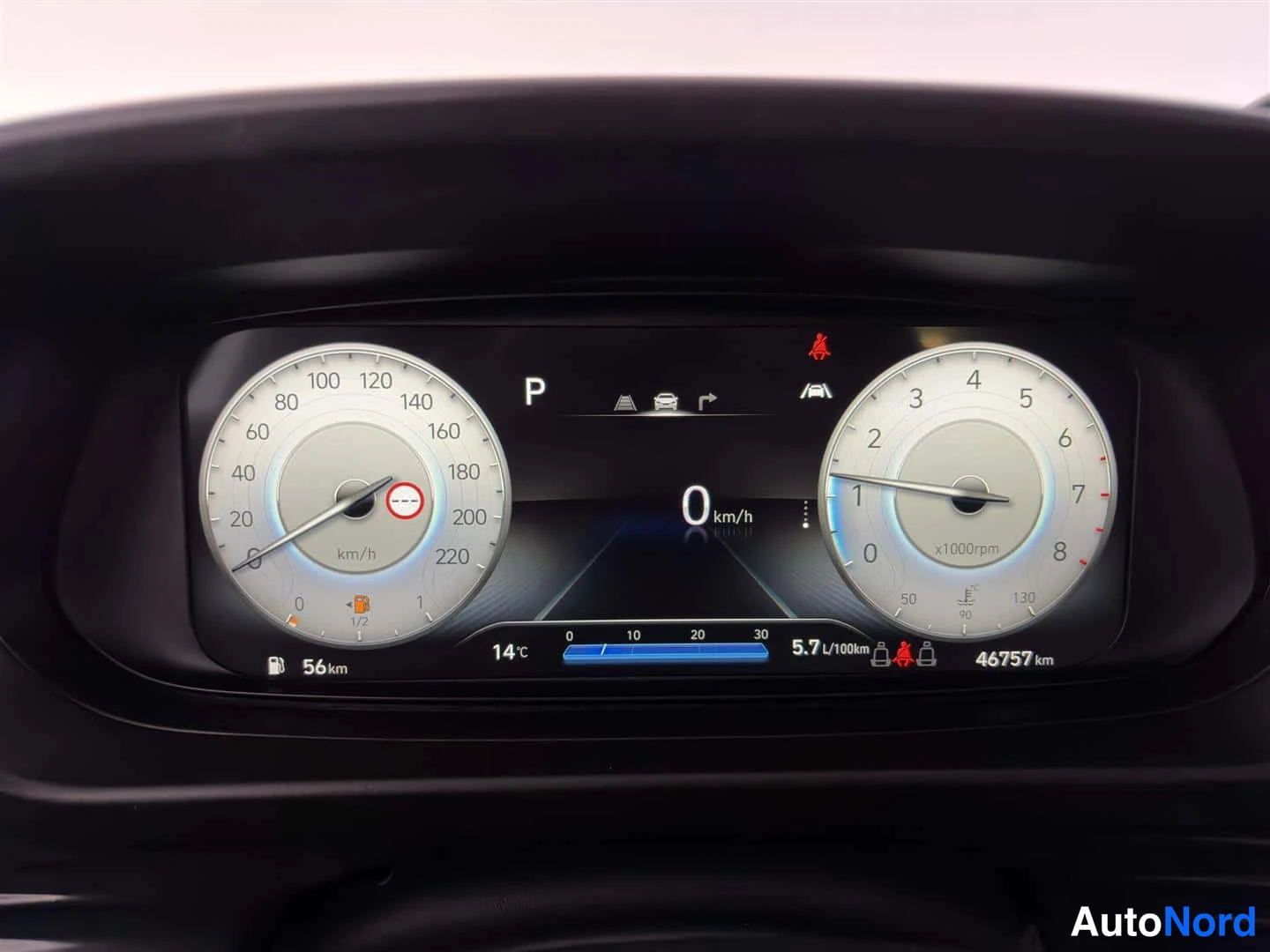 Punainen Hyundai i20 2021, yksityiskohta, kuva 21