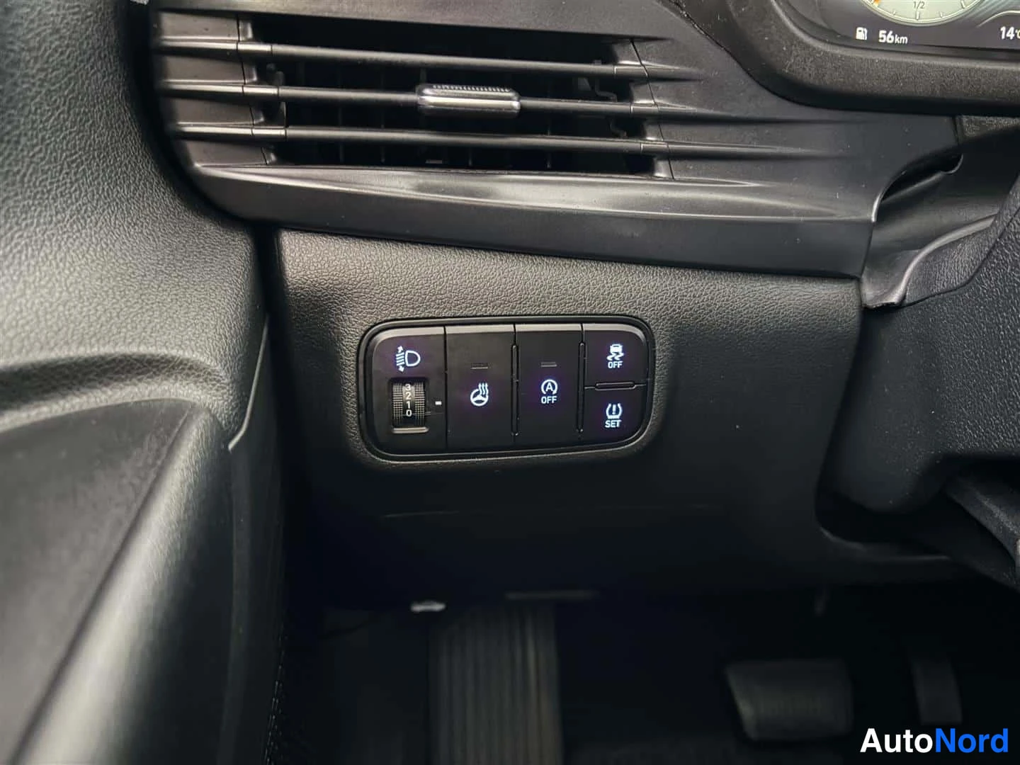 Punainen Hyundai i20 2021, yksityiskohta, kuva 29