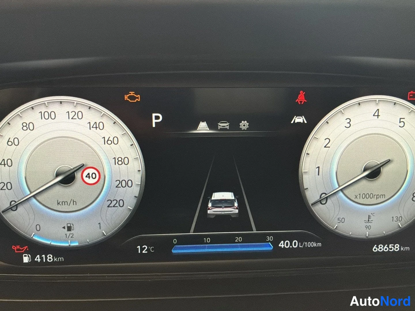 Punainen Hyundai i20 2021, yksityiskohta, kuva 13