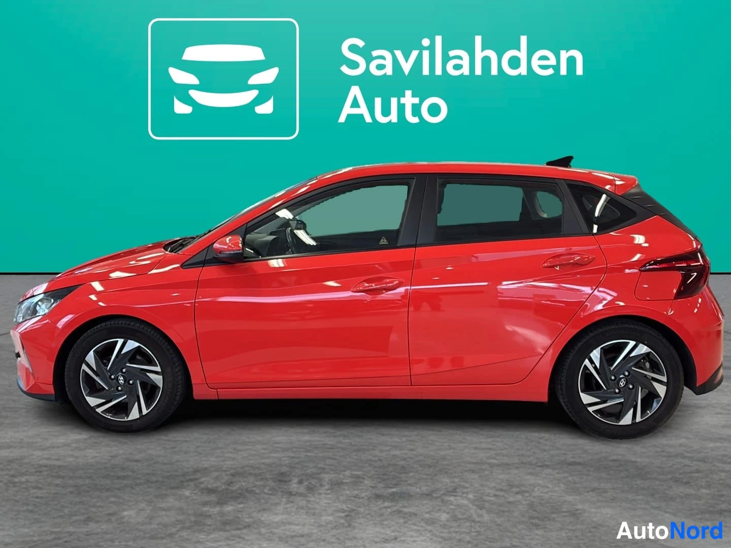 Punainen Hyundai i20 2021, sivulta, kuva 3