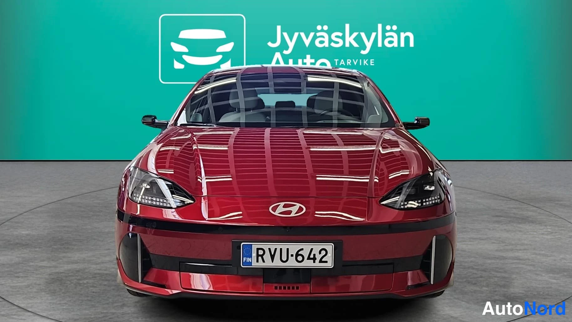 Punainen Hyundai IONIQ 6 2024, edestä, kuva 3