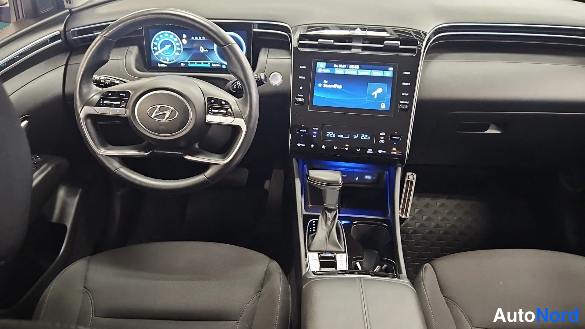 Punainen Hyundai Tucson 2021, ohjaamo, kuva 8