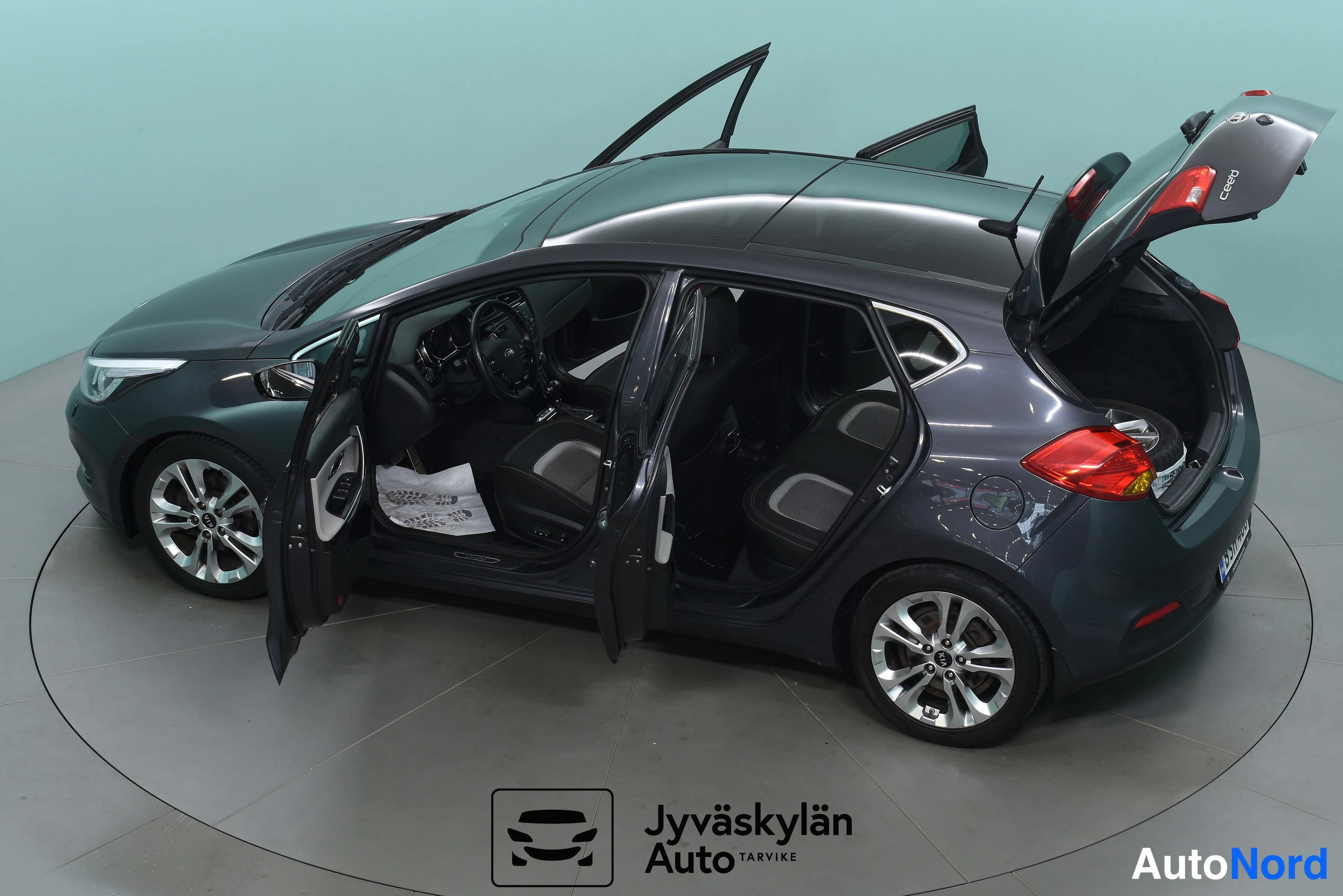 Harmaa Kia Ceed 2012, etuviisto, keula vasemmalle, kuva 3