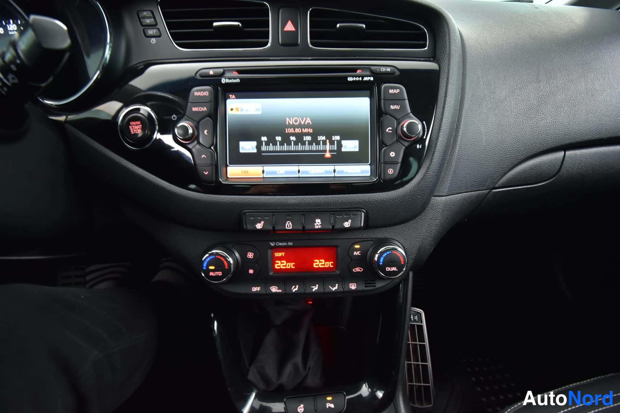 Harmaa Kia Ceed 2012, yksityiskohta, kuva 37