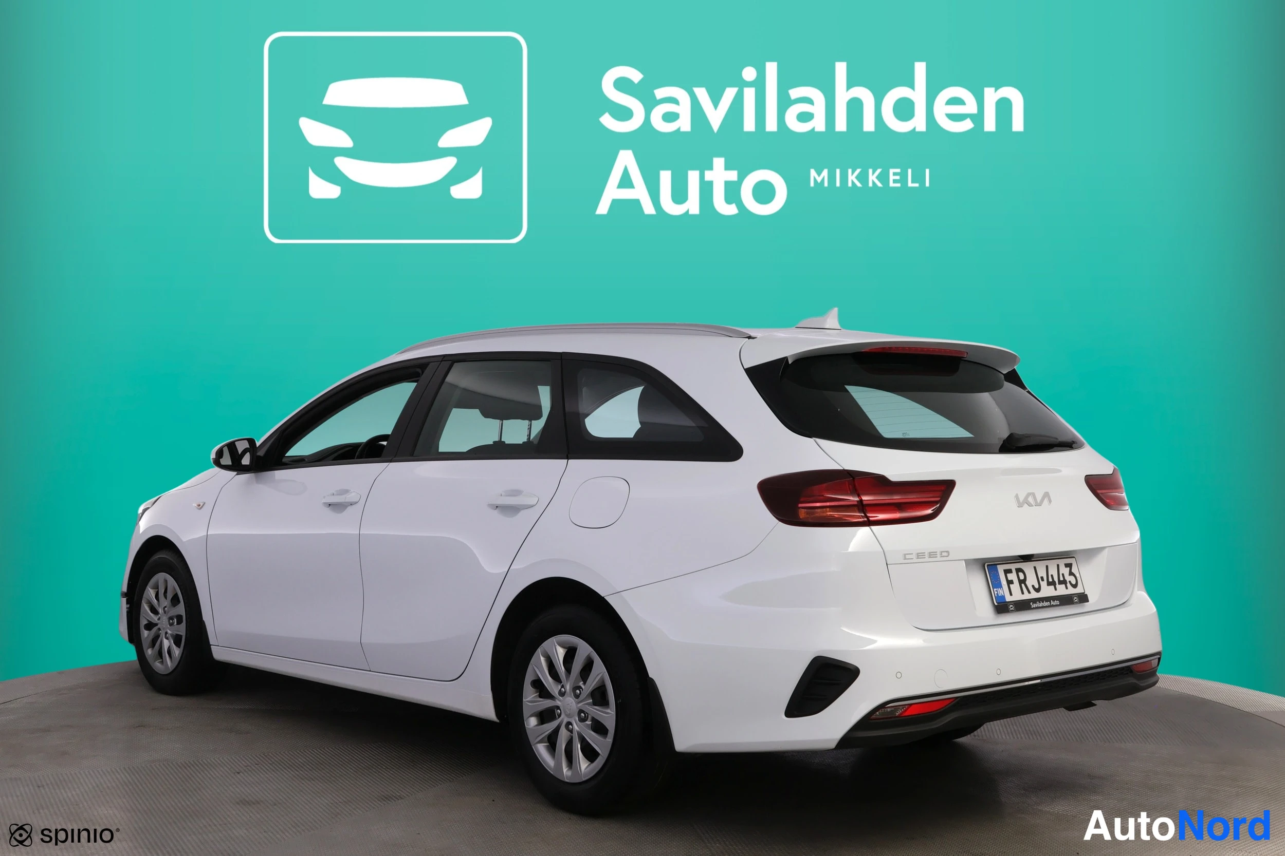 Valkoinen Kia Ceed 2023, takaviisto, kuva 9