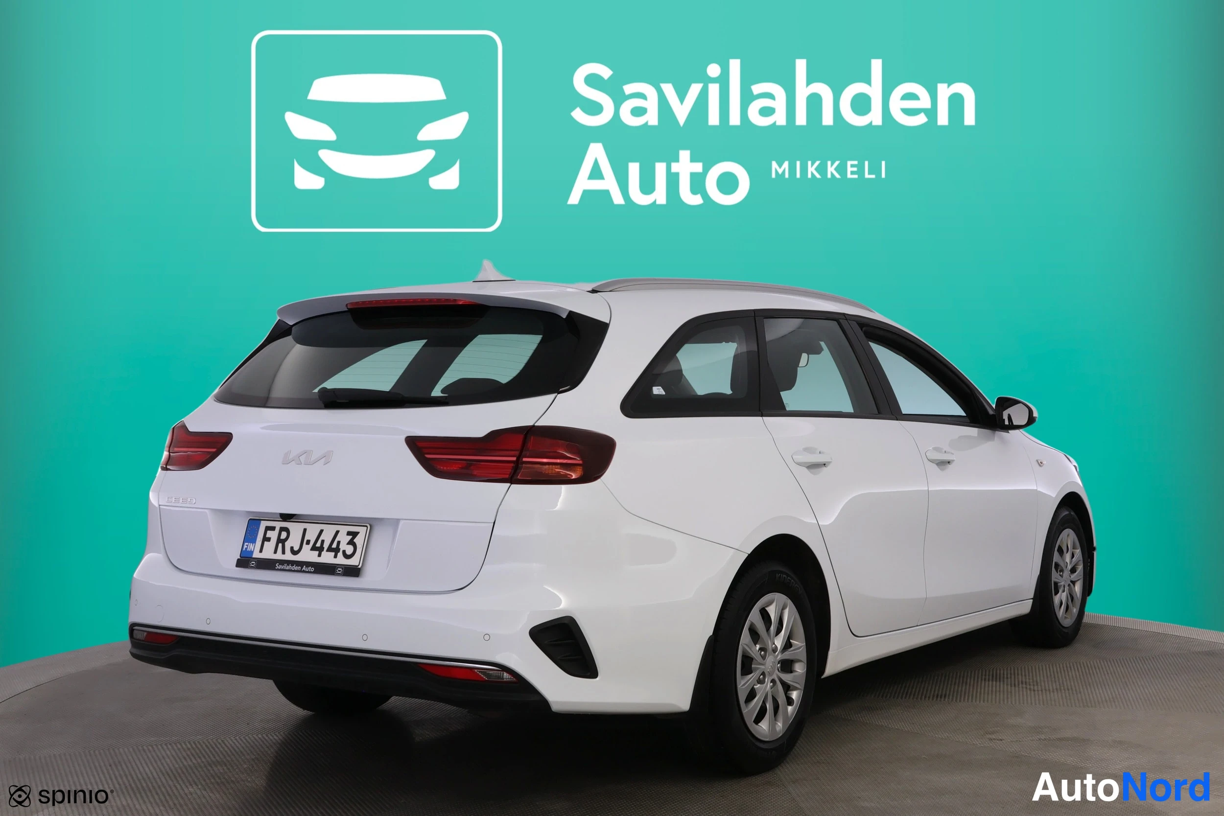 Valkoinen Kia Ceed 2023, takaviisto, kuva 11