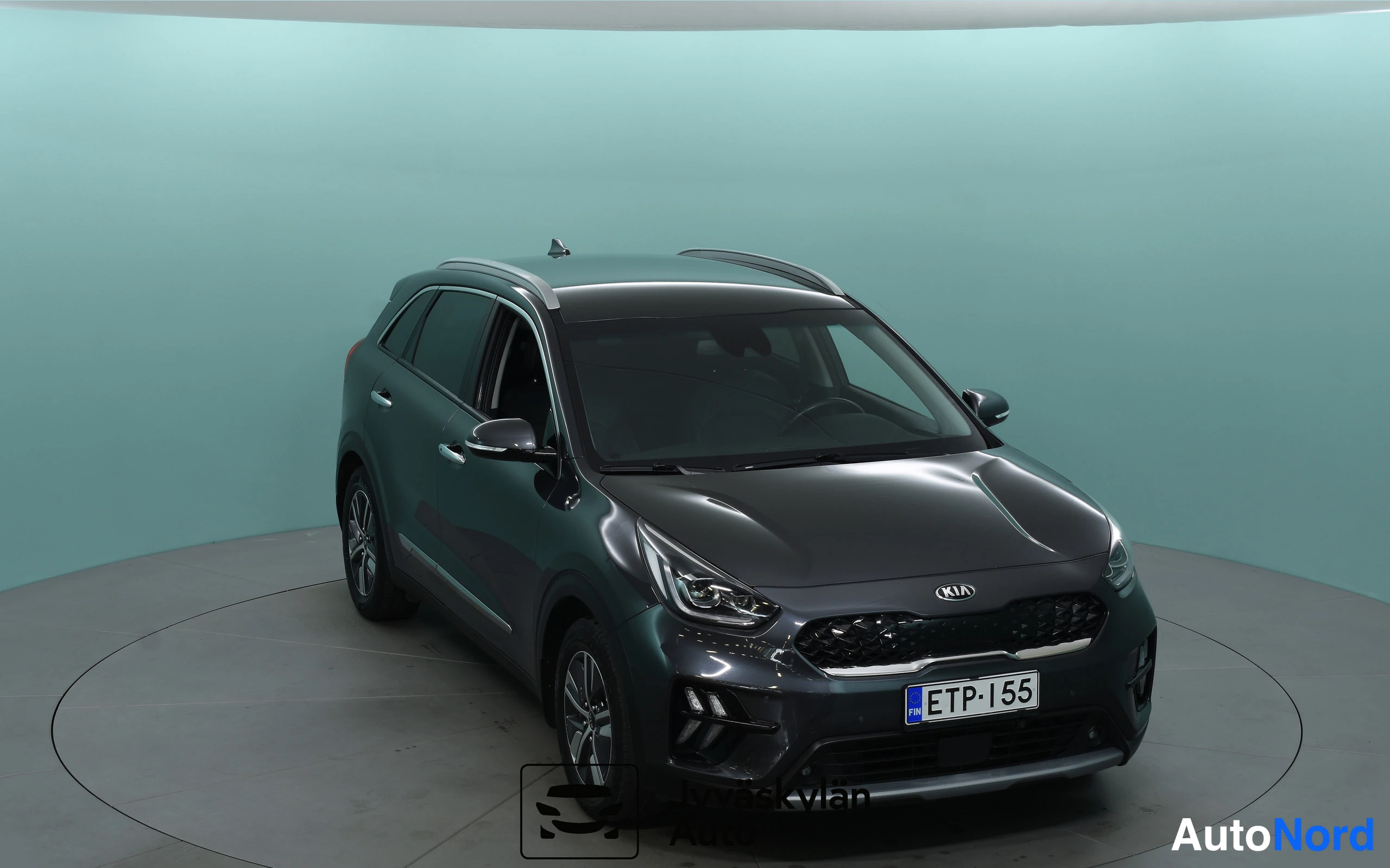 Harmaa Kia Niro 2021, etuviisto, keula oikealle, kuva 8