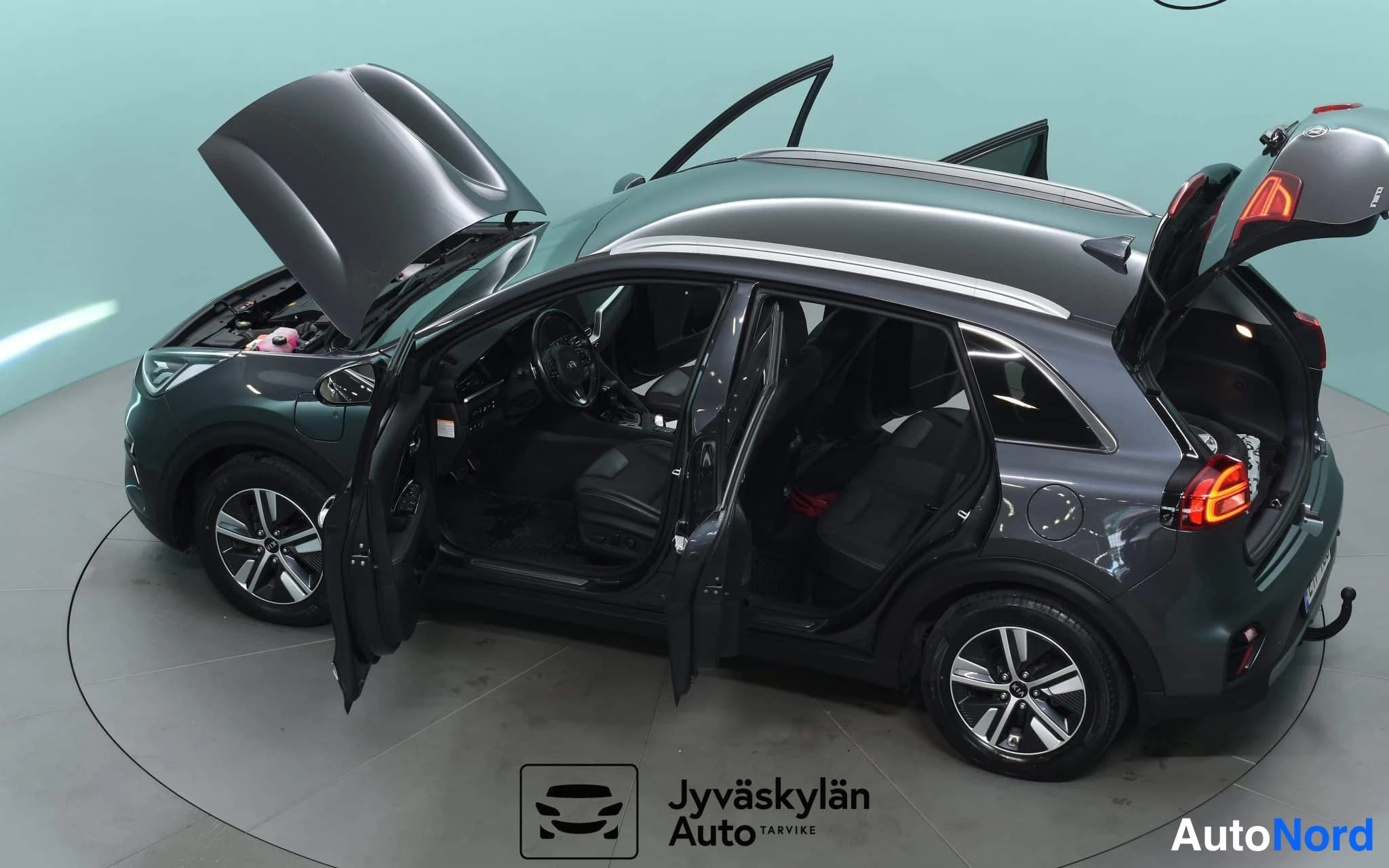 Harmaa Kia Niro 2021, etuviisto, keula vasemmalle, kuva 3