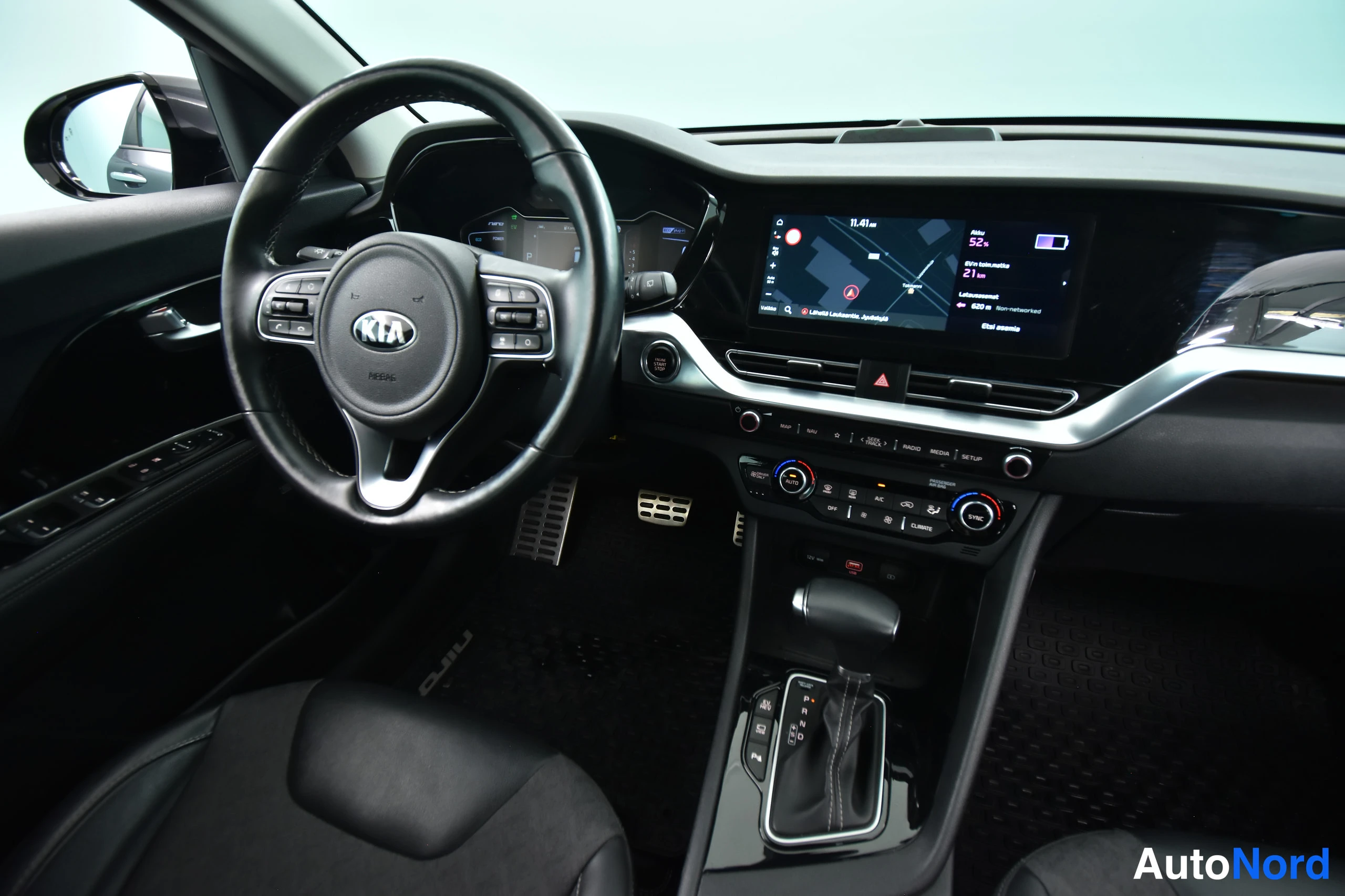 Harmaa Kia Niro 2021, ohjaamo, kuva 24