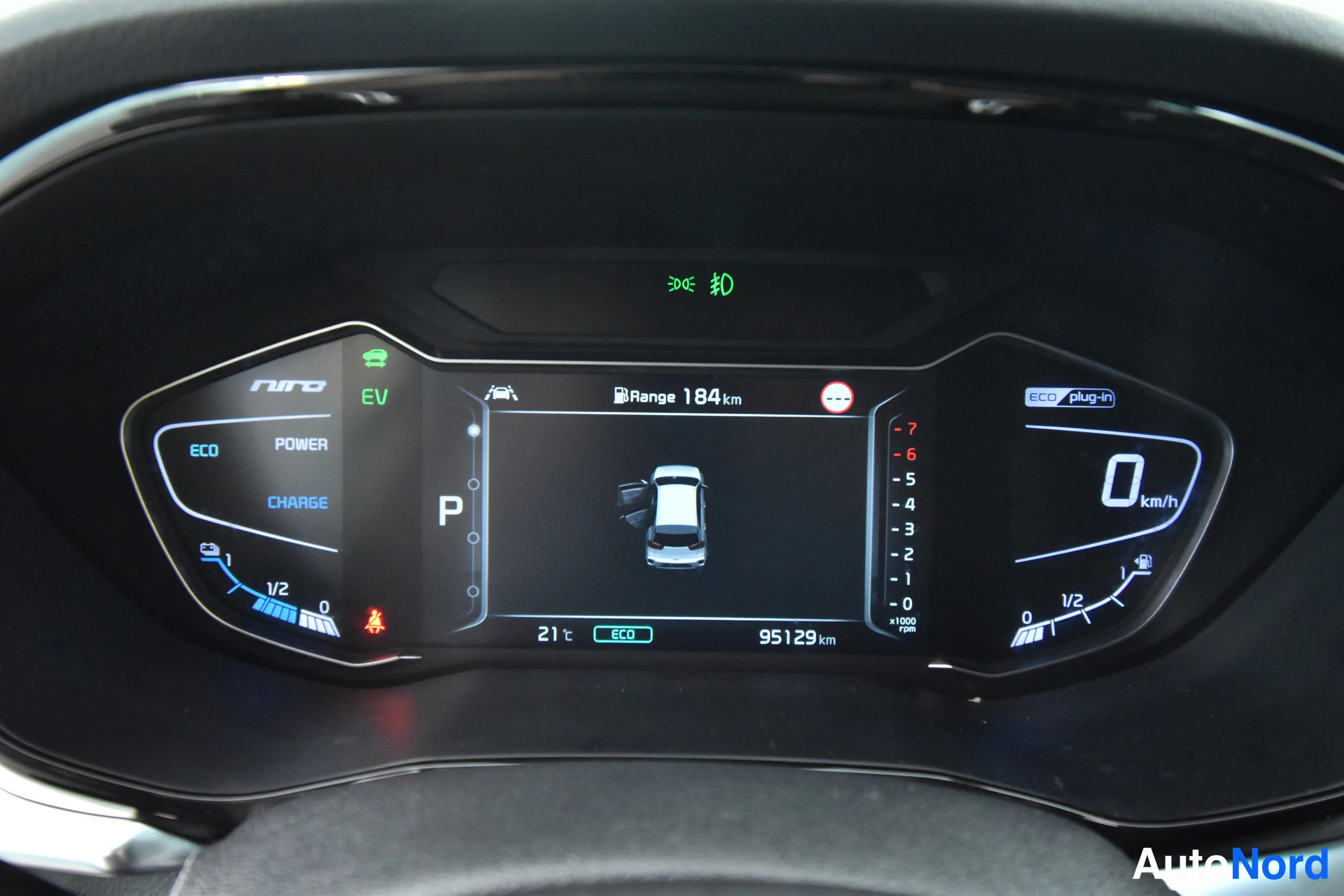 Harmaa Kia Niro 2021, yksityiskohta, kuva 38