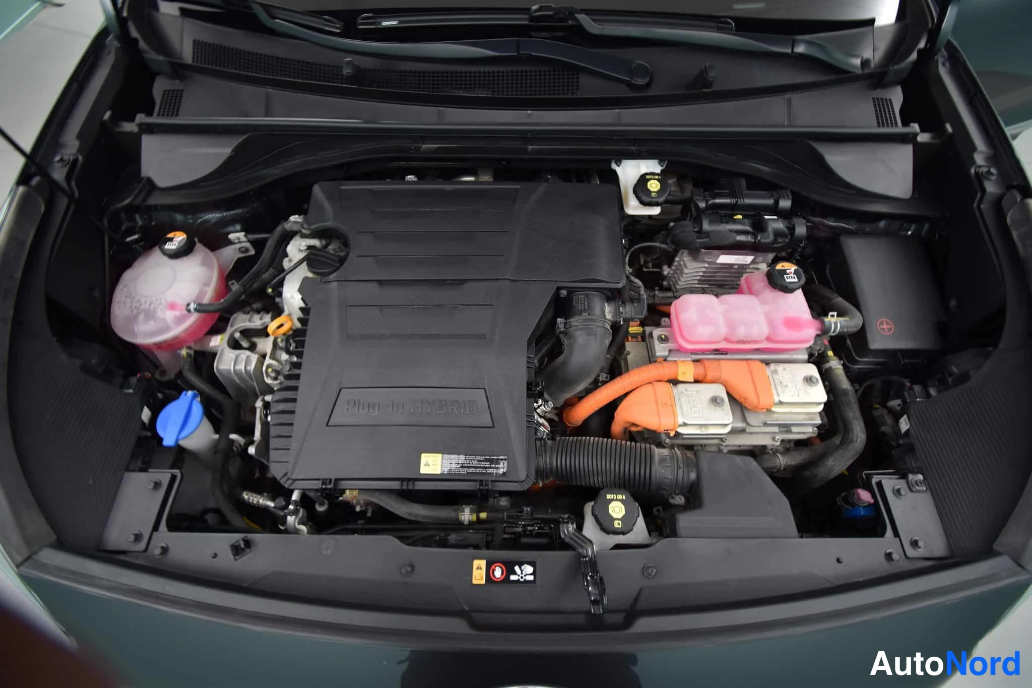 Harmaa Kia Niro 2021, moottoritila, kuva 31