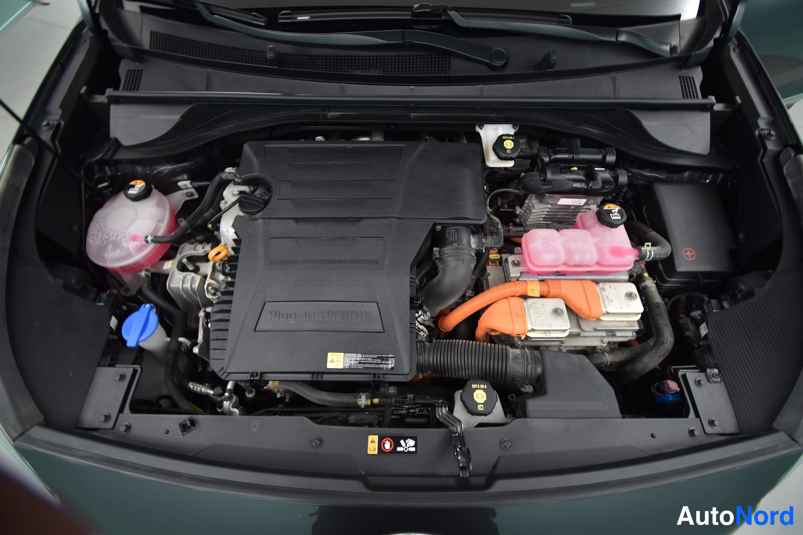 Harmaa Kia Niro 2021, moottoritila, kuva 34
