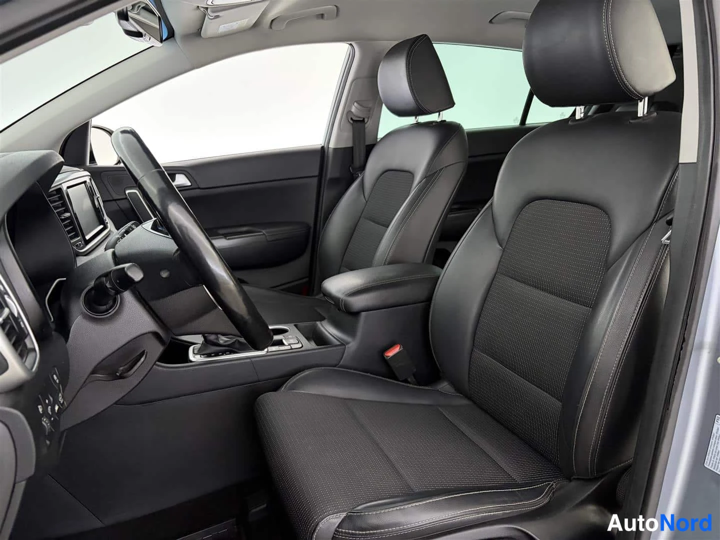 Hopea Kia Sportage 2018, etuistuimet, kuva 17