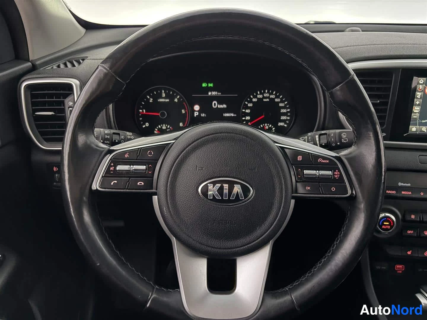 Hopea Kia Sportage 2018, ohjaamo, kuva 15