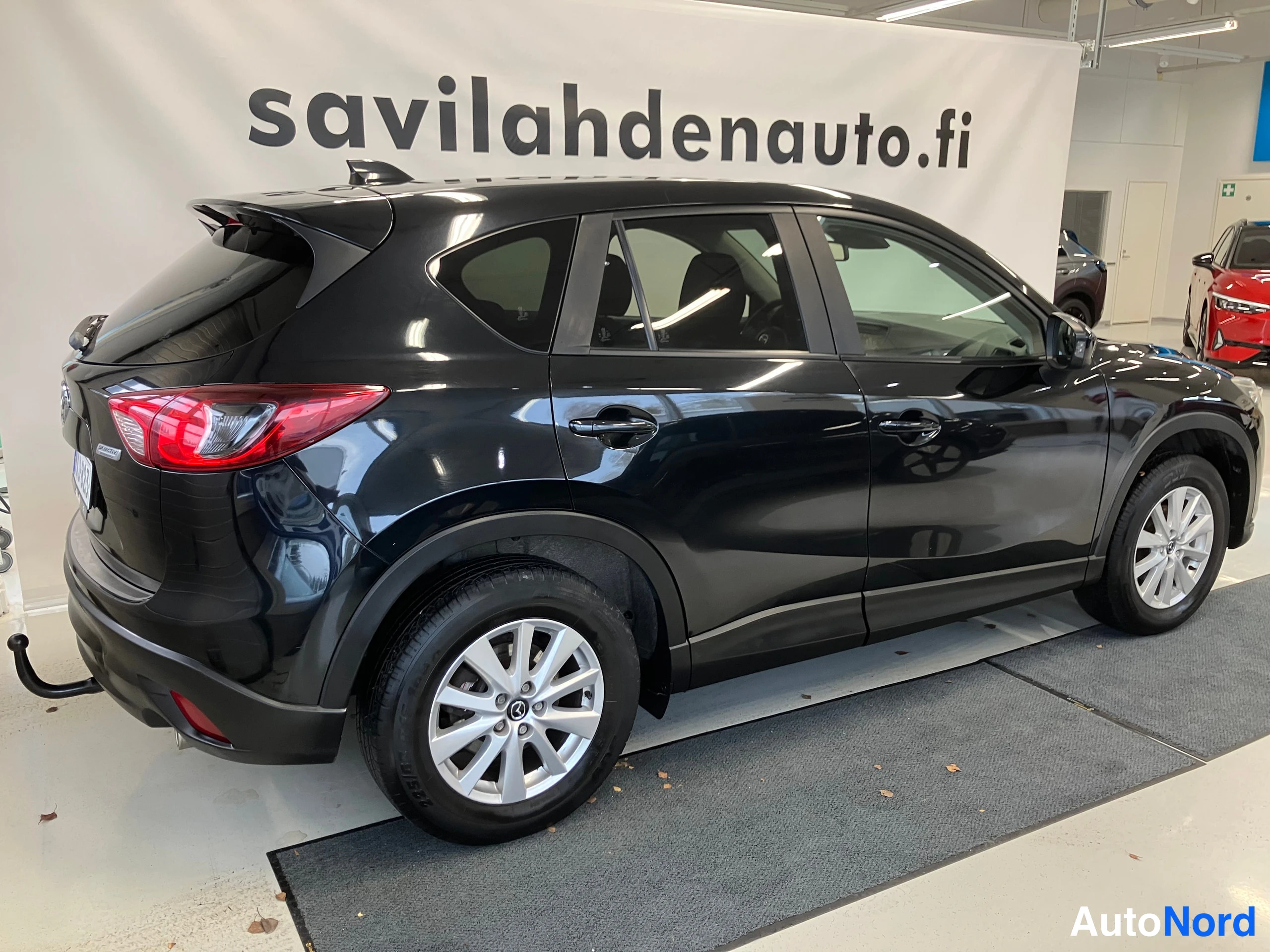 Musta Mazda CX-5 2013, takaviisto, kuva 10