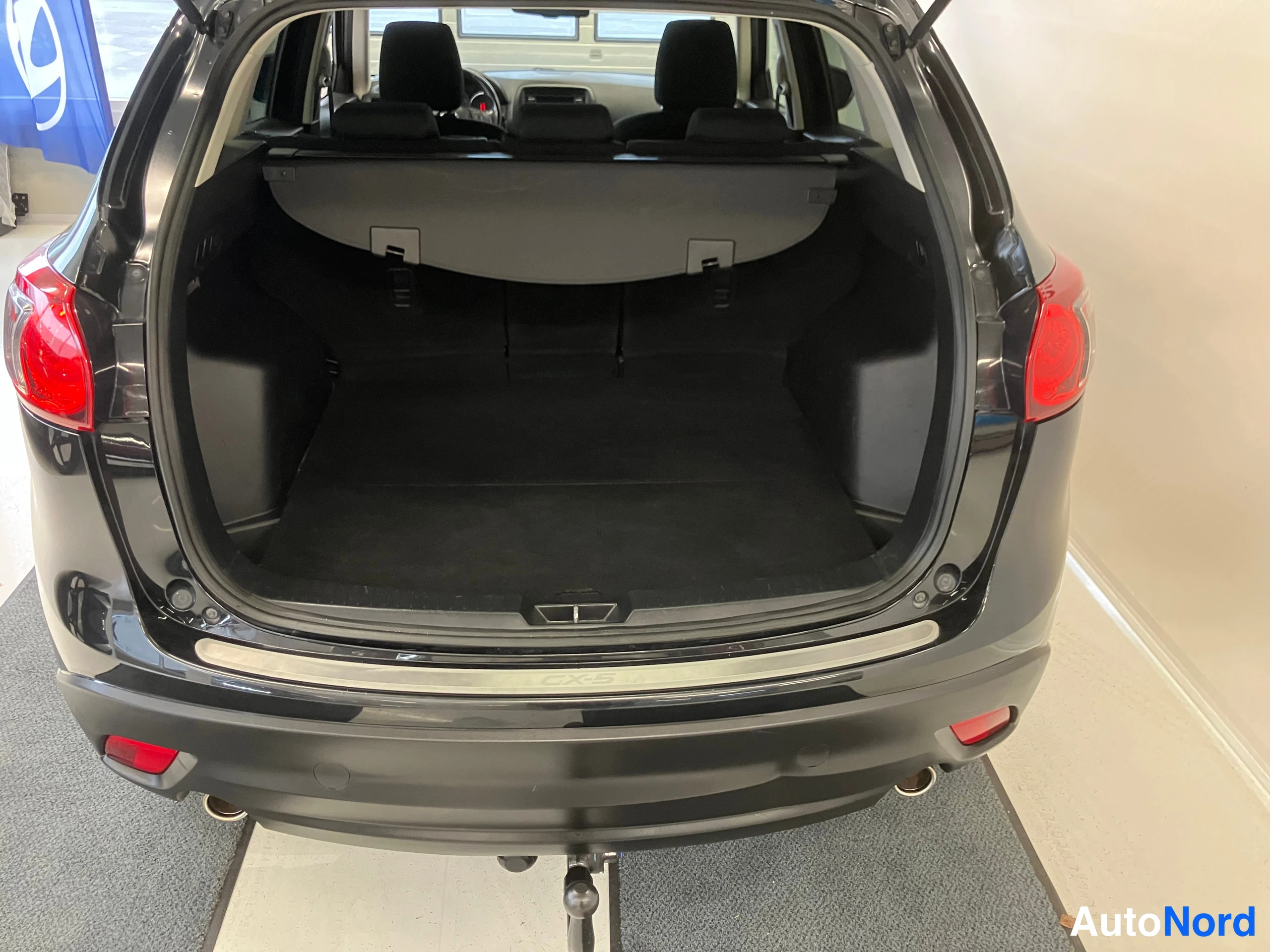 Musta Mazda CX-5 2013, tavaratila, kuva 22