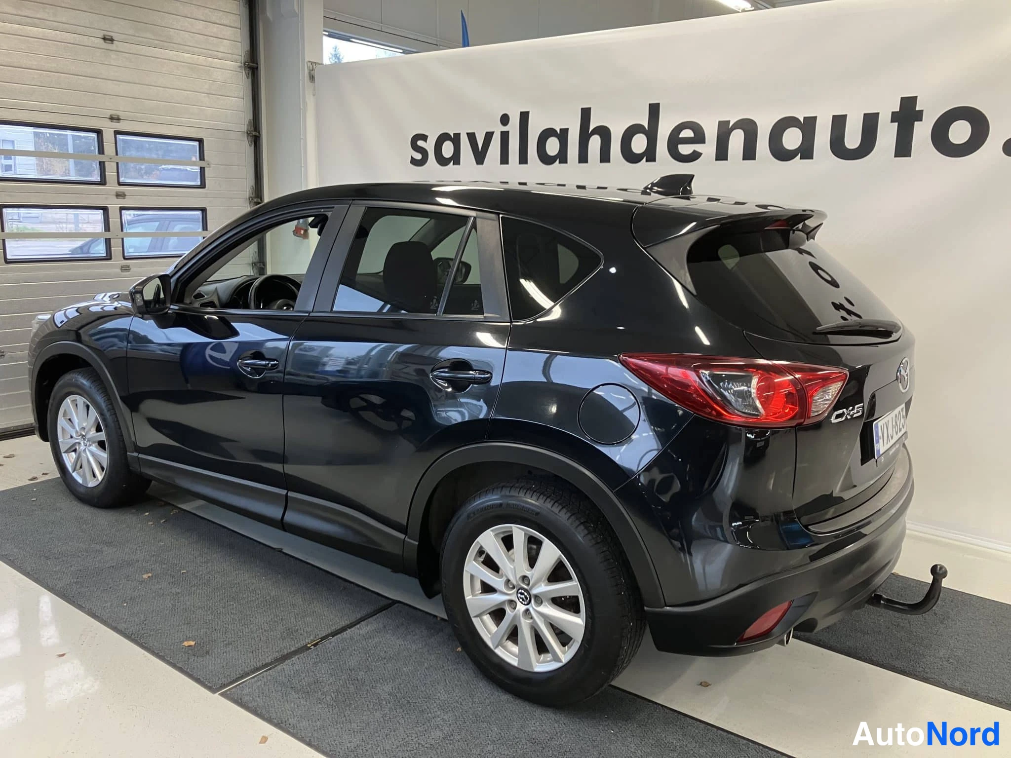 Musta Mazda CX-5 2013, takaviisto, kuva 8