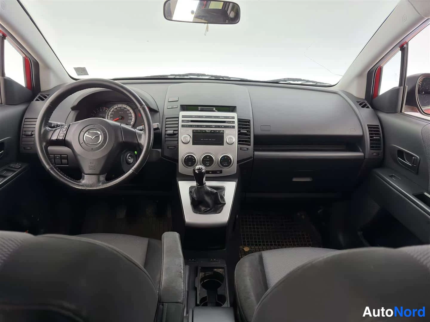 Punainen Mazda Mazda5 2008, ohjaamo, kuva 13