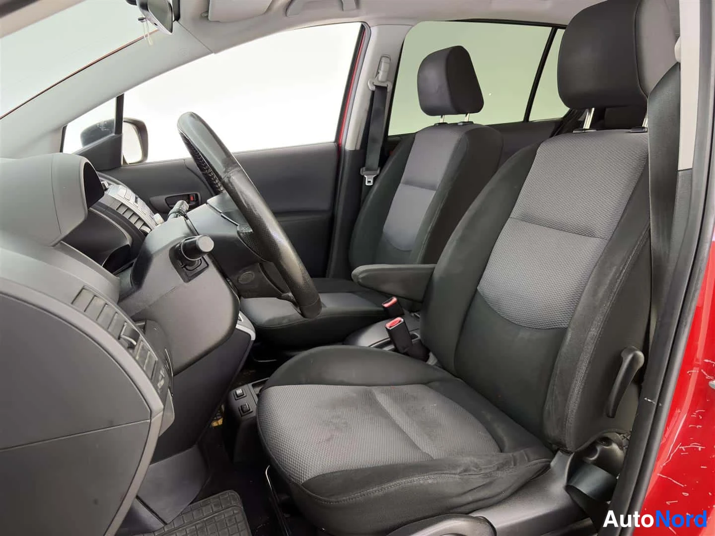 Punainen Mazda Mazda5 2008, etuistuimet, kuva 16