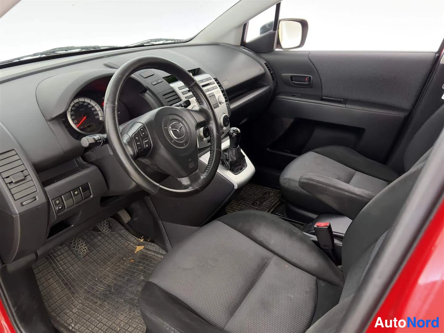 Punainen Mazda Mazda5 2008, ohjaamo, kuva 15