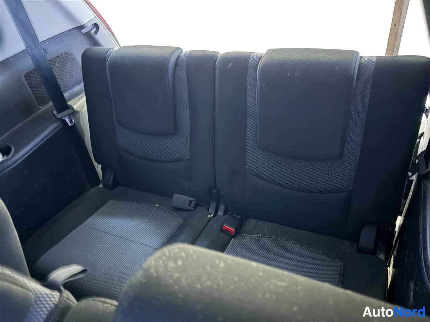 Punainen Mazda Mazda5 2008, takaistuimet, kuva 18
