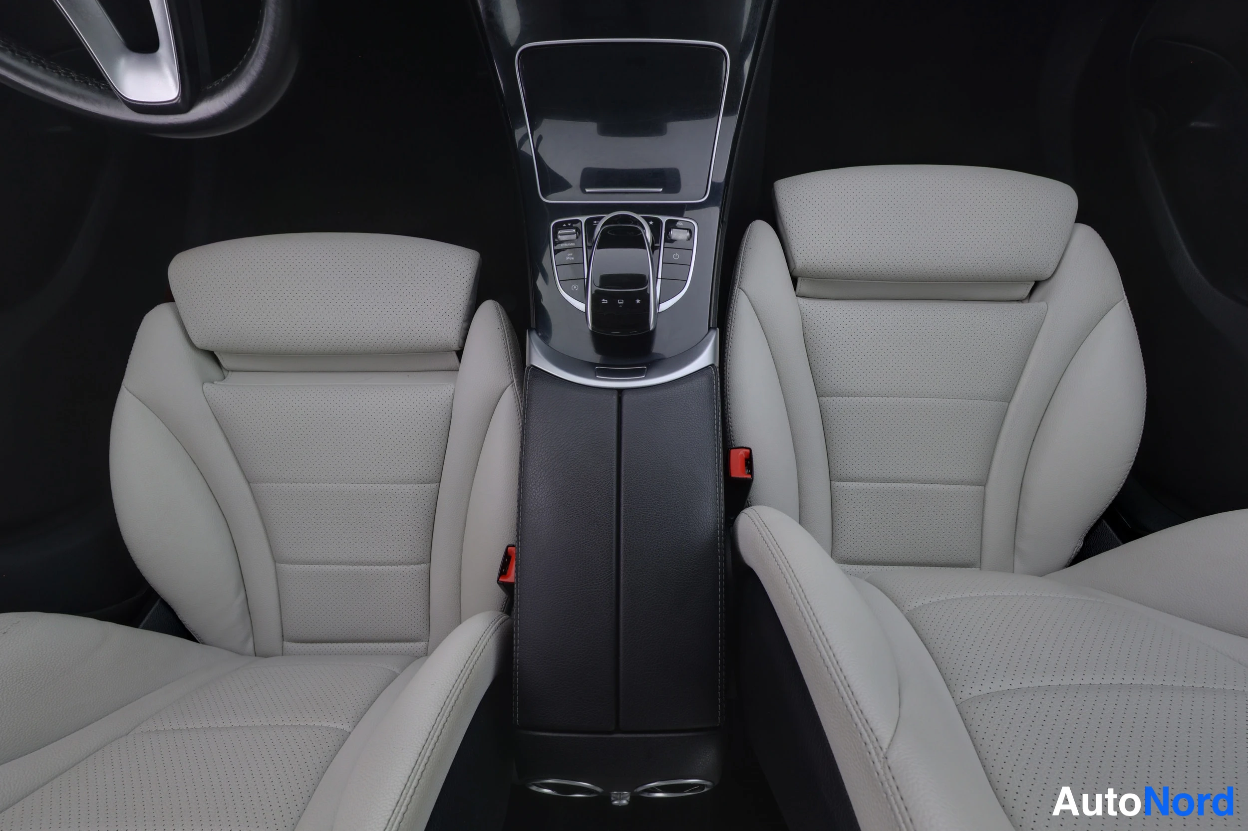 Harmaa Mercedes-Benz C 2015, etuistuimet, kuva 18