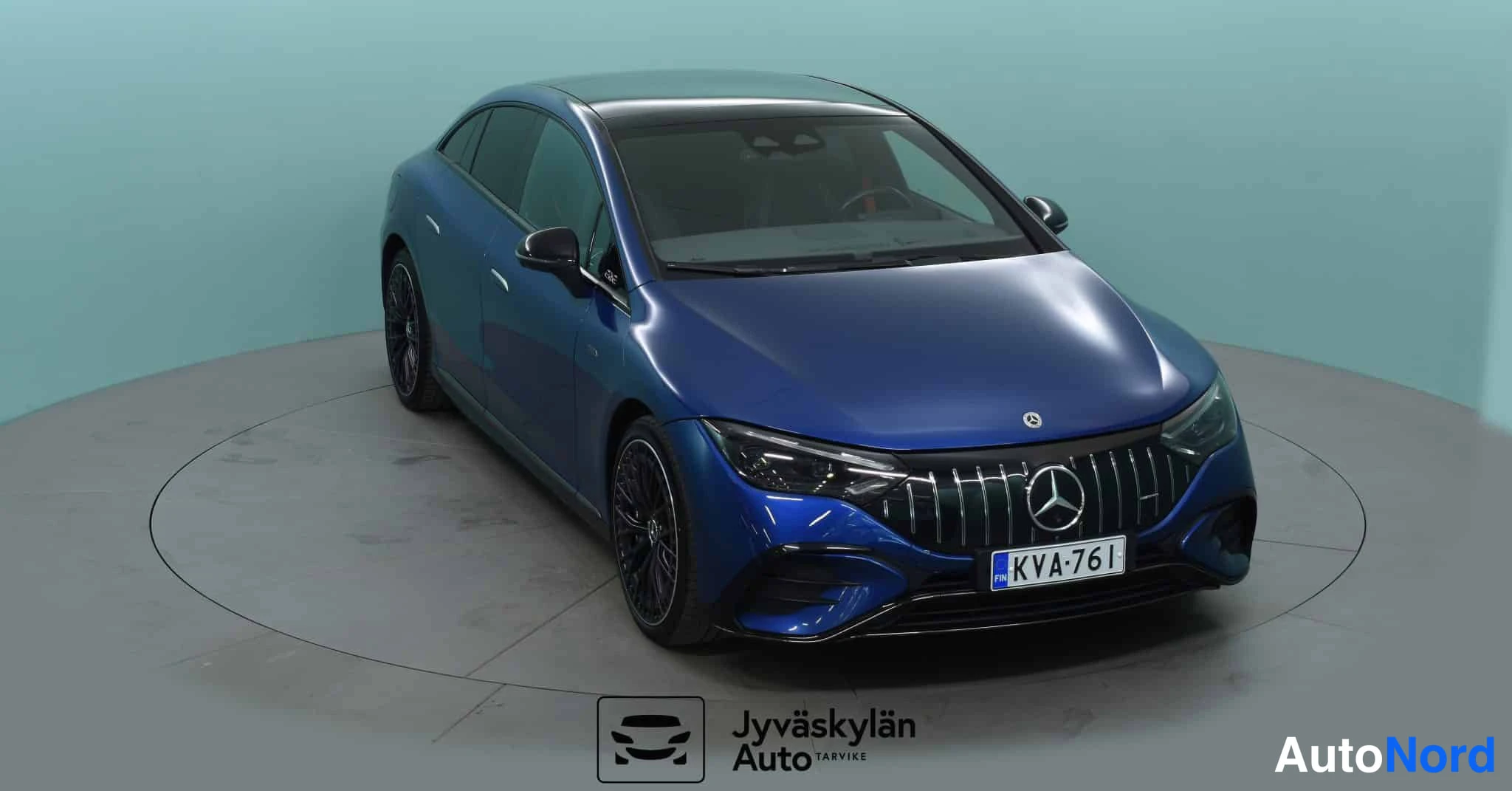 Sininen Mercedes-Benz EQE 2022, etuviisto, keula oikealle, kuva 5