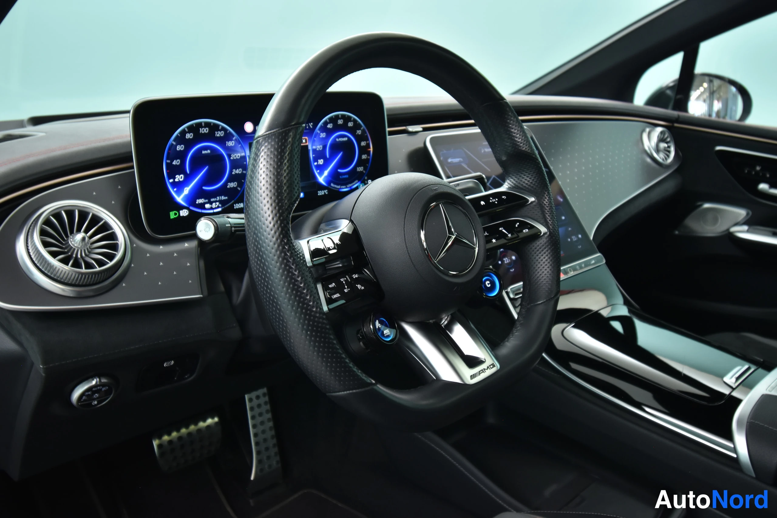 Sininen Mercedes-Benz EQE 2022, ohjaamo, kuva 32